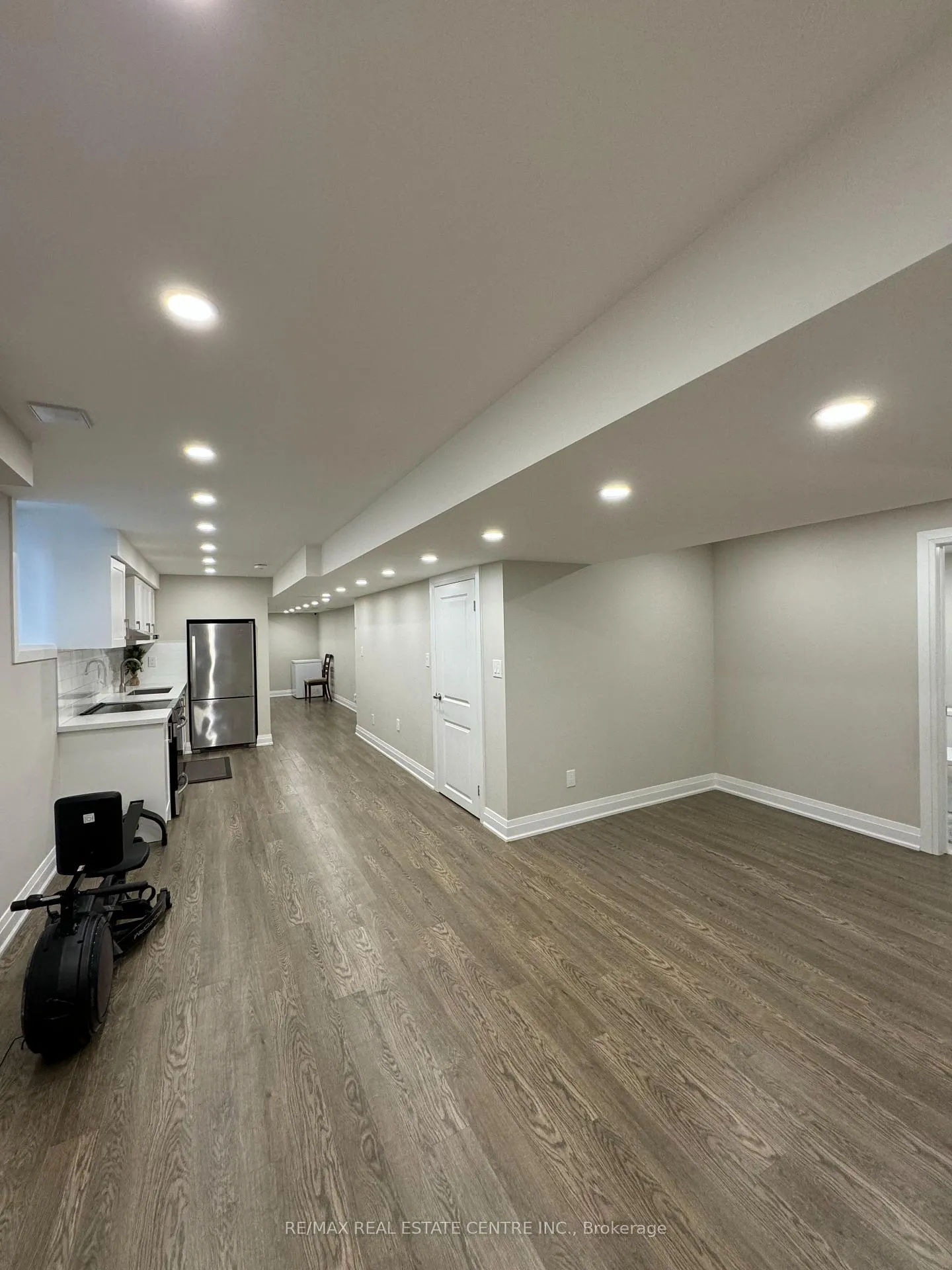Photo 7 of 15 Cranbrook Crescent, Vaughan, Kleinburg — HOMEH