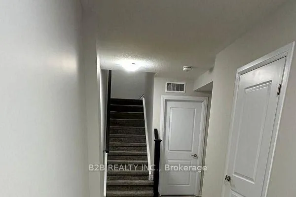 Photo 4 of 33 Valencia Avenue, Kitchener — HOMEH