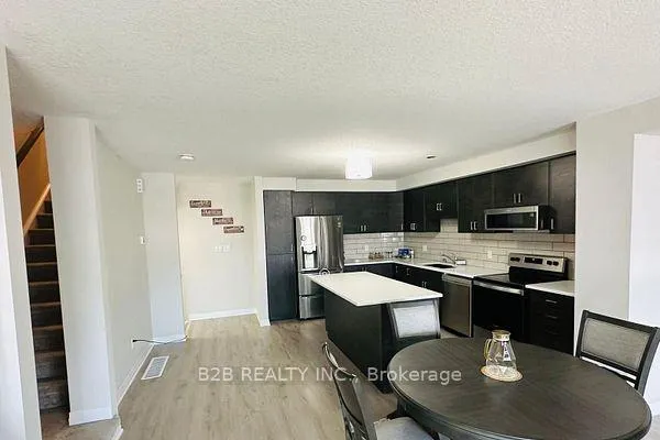 Photo 5 of 33 Valencia Avenue, Kitchener — HOMEH