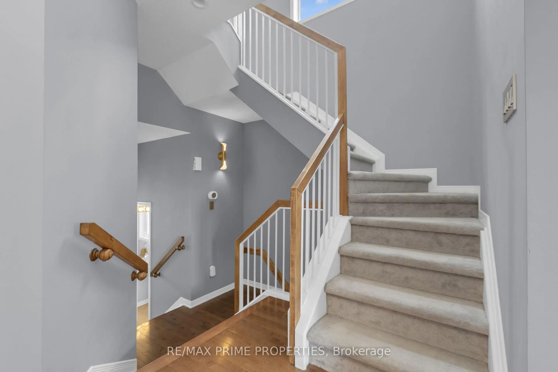 Photo 3 of 103 Freeport Drive, Ottawa, Kanata - Emerald Meadows/Trailwest — HOMEH