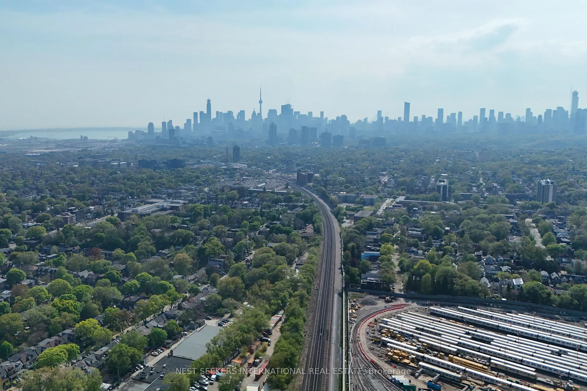 Photo 4 of 31 Ivy Avenue, Toronto, South Riverdale — HOMEH