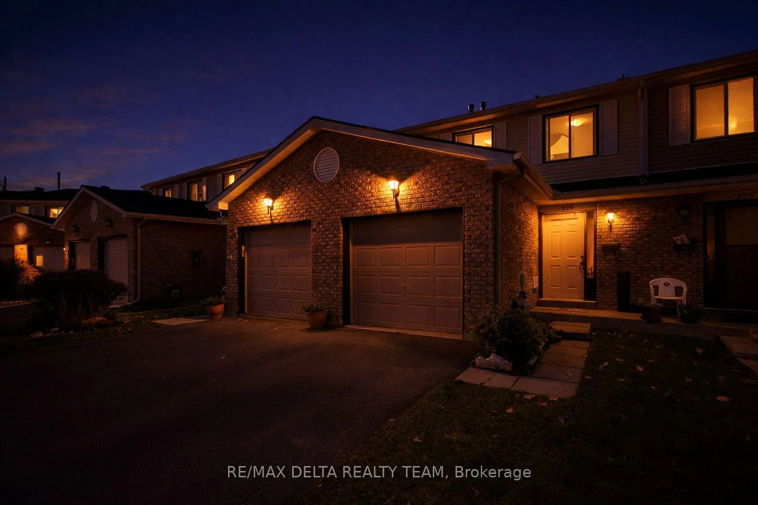 Photo 1 of Unit 8, 323 Monica Crescent, Ottawa, Bilberry Creek/Queenswood Heights — HOMEH