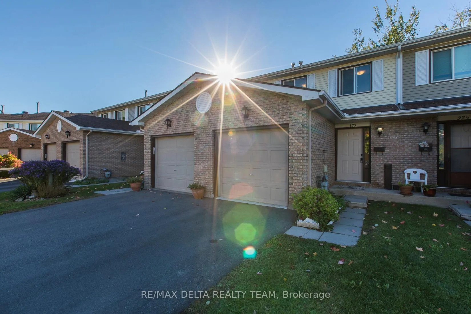 Photo 2 of Unit 8, 323 Monica Crescent, Ottawa, Bilberry Creek/Queenswood Heights — HOMEH