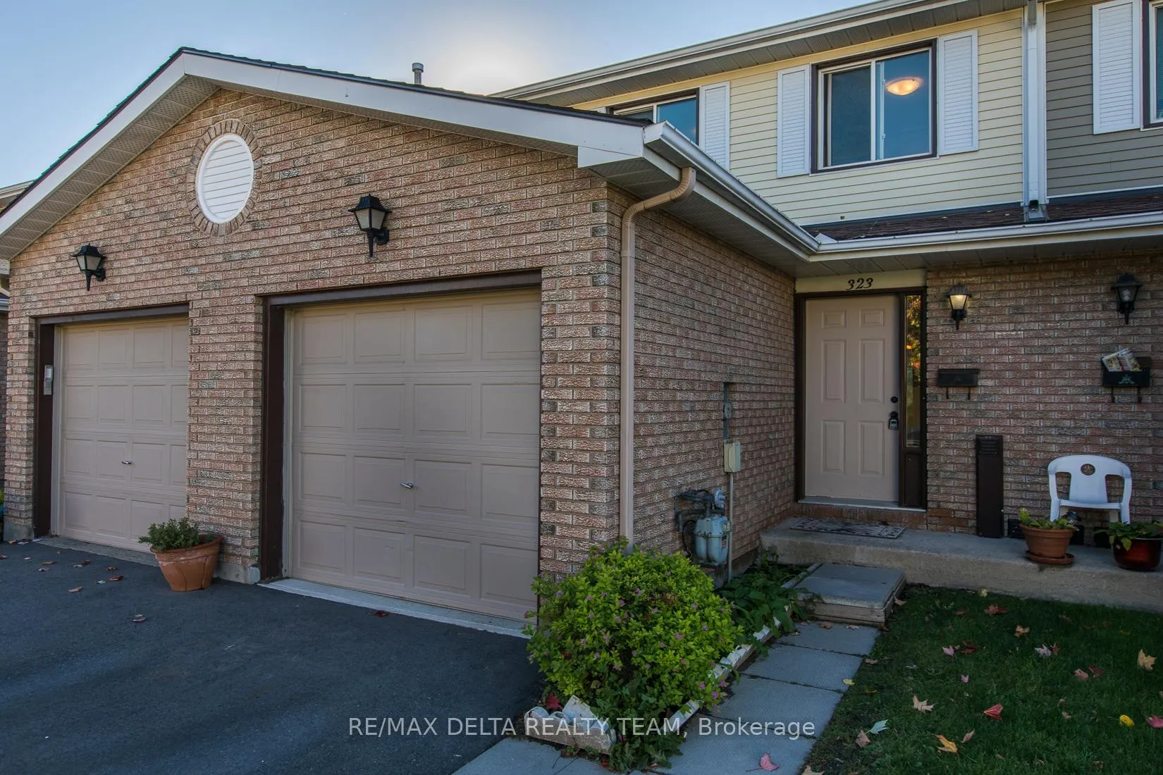 Photo 3 of Unit 8, 323 Monica Crescent, Ottawa, Bilberry Creek/Queenswood Heights — HOMEH