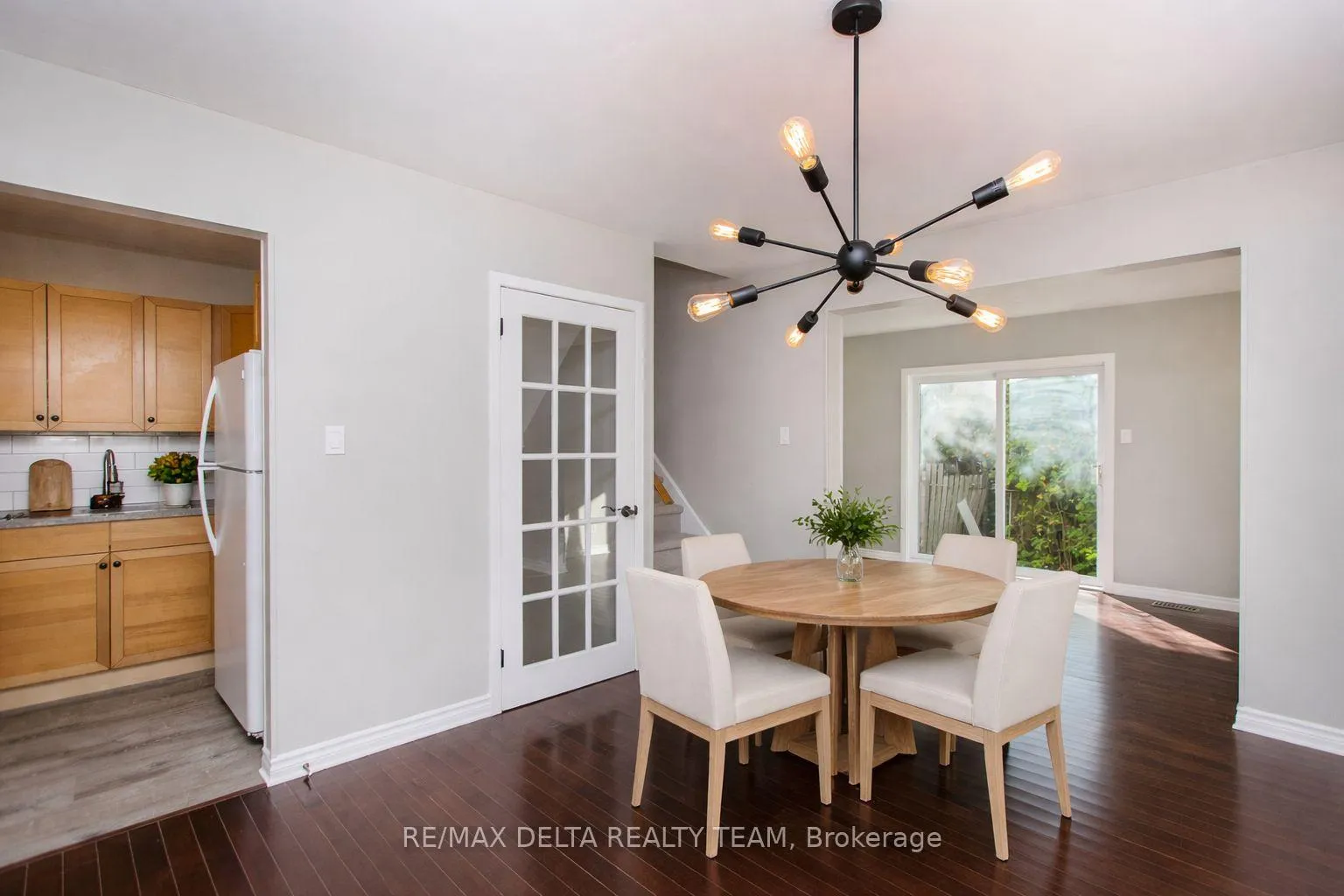 Photo 8 of Unit 8, 323 Monica Crescent, Ottawa, Bilberry Creek/Queenswood Heights — HOMEH