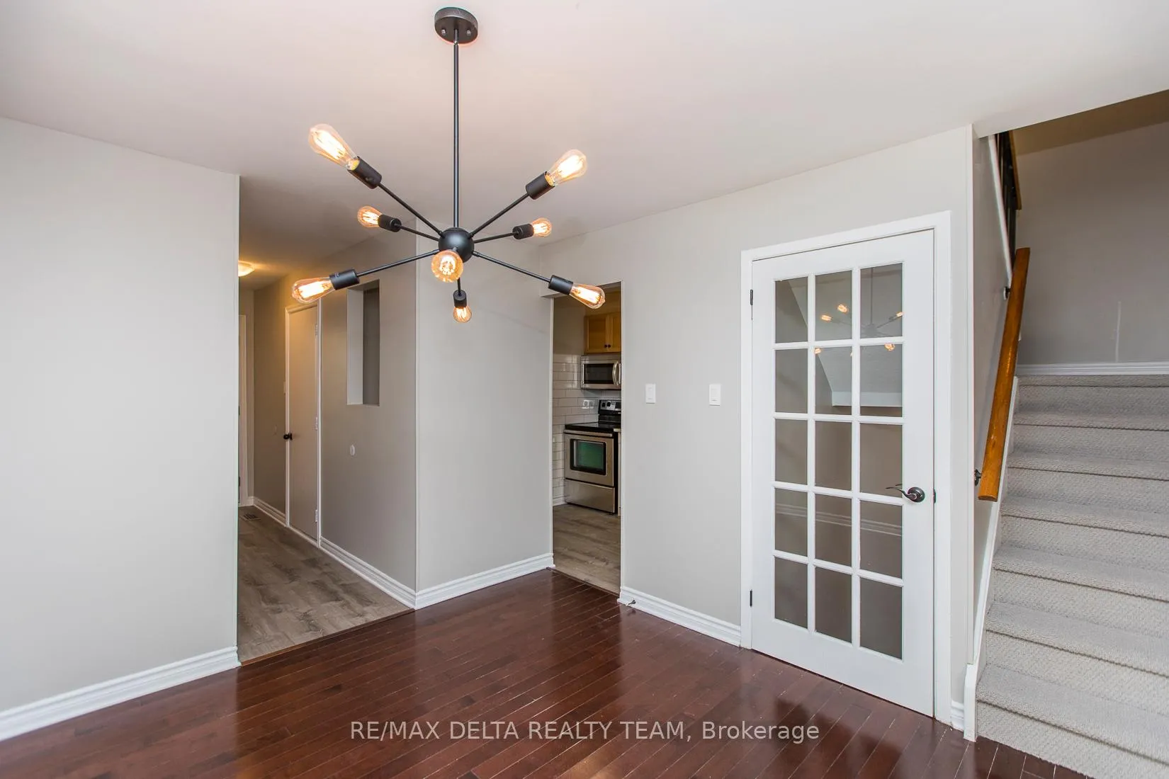 Photo 10 of Unit 8, 323 Monica Crescent, Ottawa, Bilberry Creek/Queenswood Heights — HOMEH