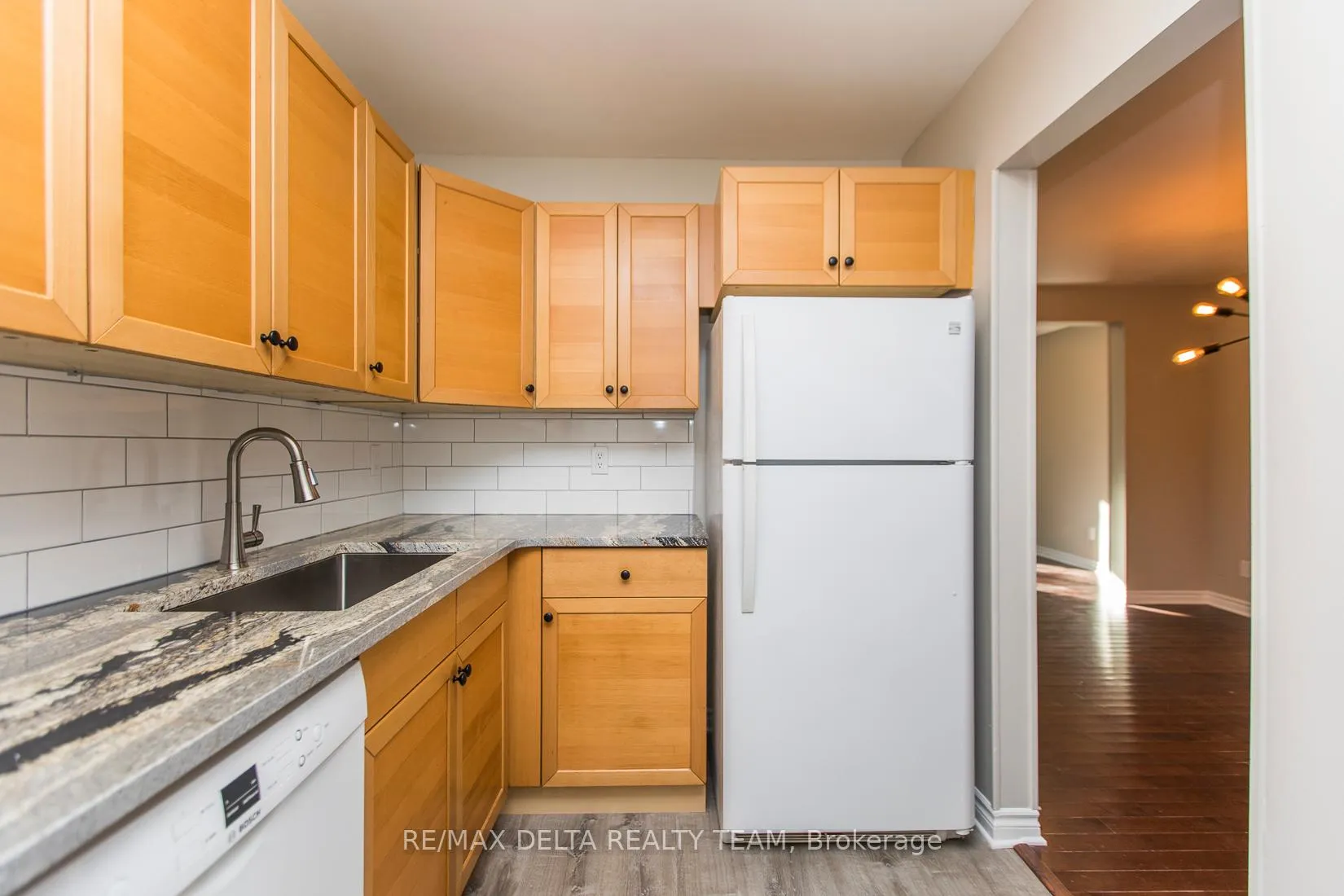 Photo 15 of Unit 8, 323 Monica Crescent, Ottawa, Bilberry Creek/Queenswood Heights — HOMEH