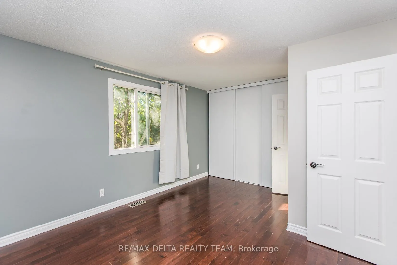 Photo 25 of Unit 8, 323 Monica Crescent, Ottawa, Bilberry Creek/Queenswood Heights — HOMEH