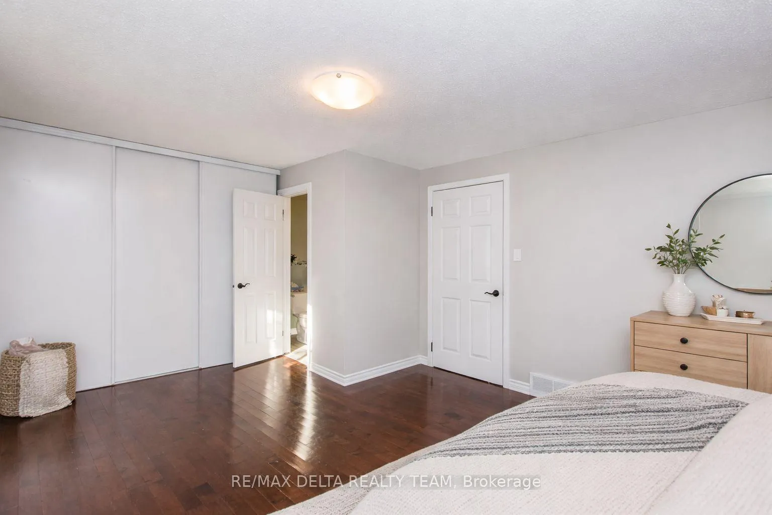 Photo 26 of Unit 8, 323 Monica Crescent, Ottawa, Bilberry Creek/Queenswood Heights — HOMEH