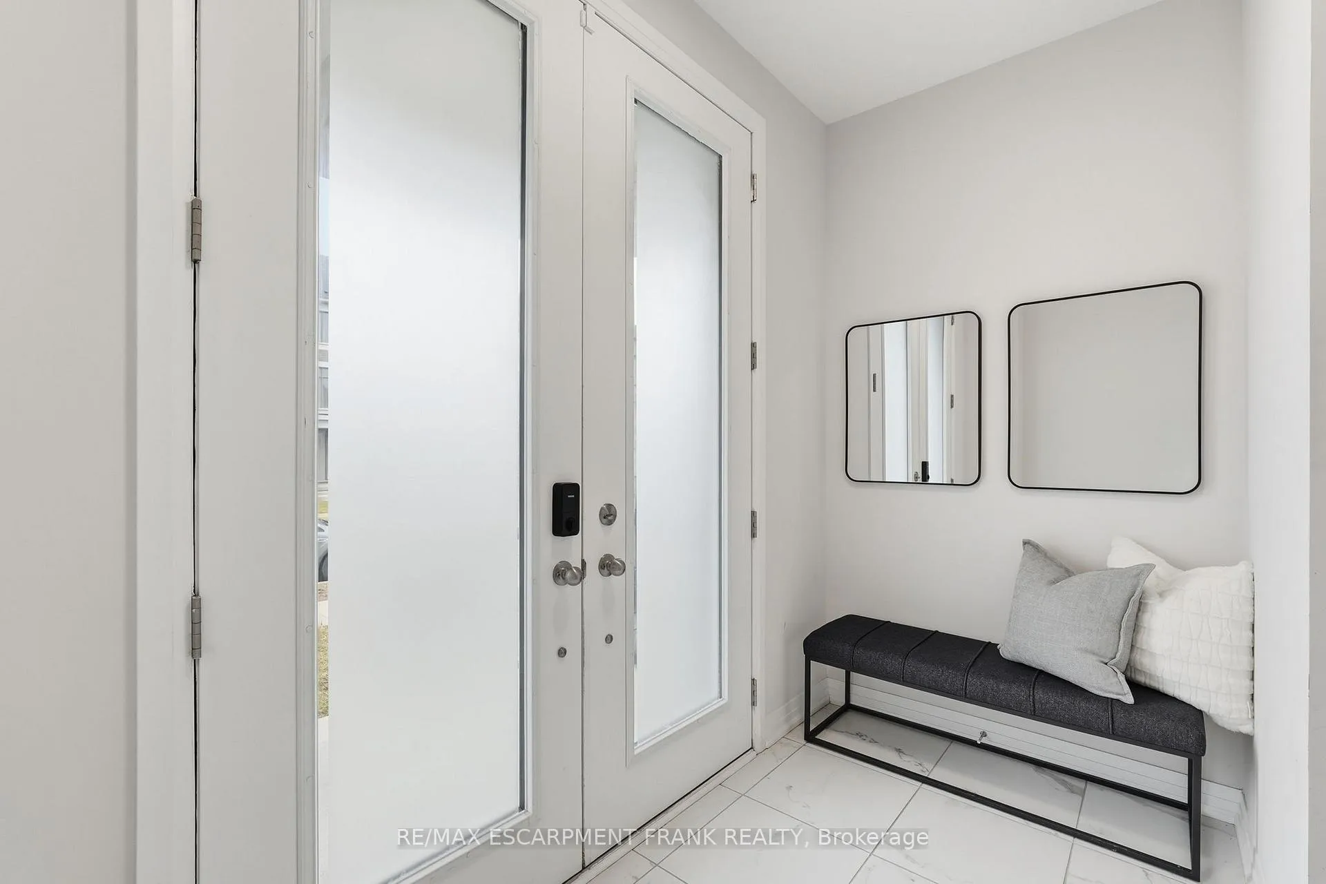 Photo 4 of 171 Spitfire Drive, Hamilton, Mount Hope — HOMEH