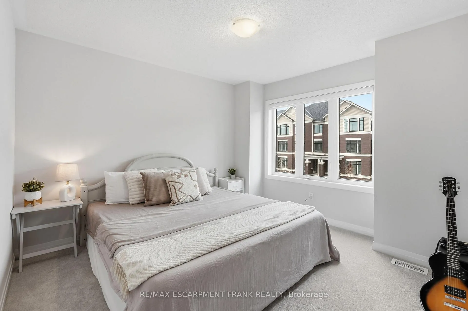 Photo 35 of 171 Spitfire Drive, Hamilton, Mount Hope — HOMEH