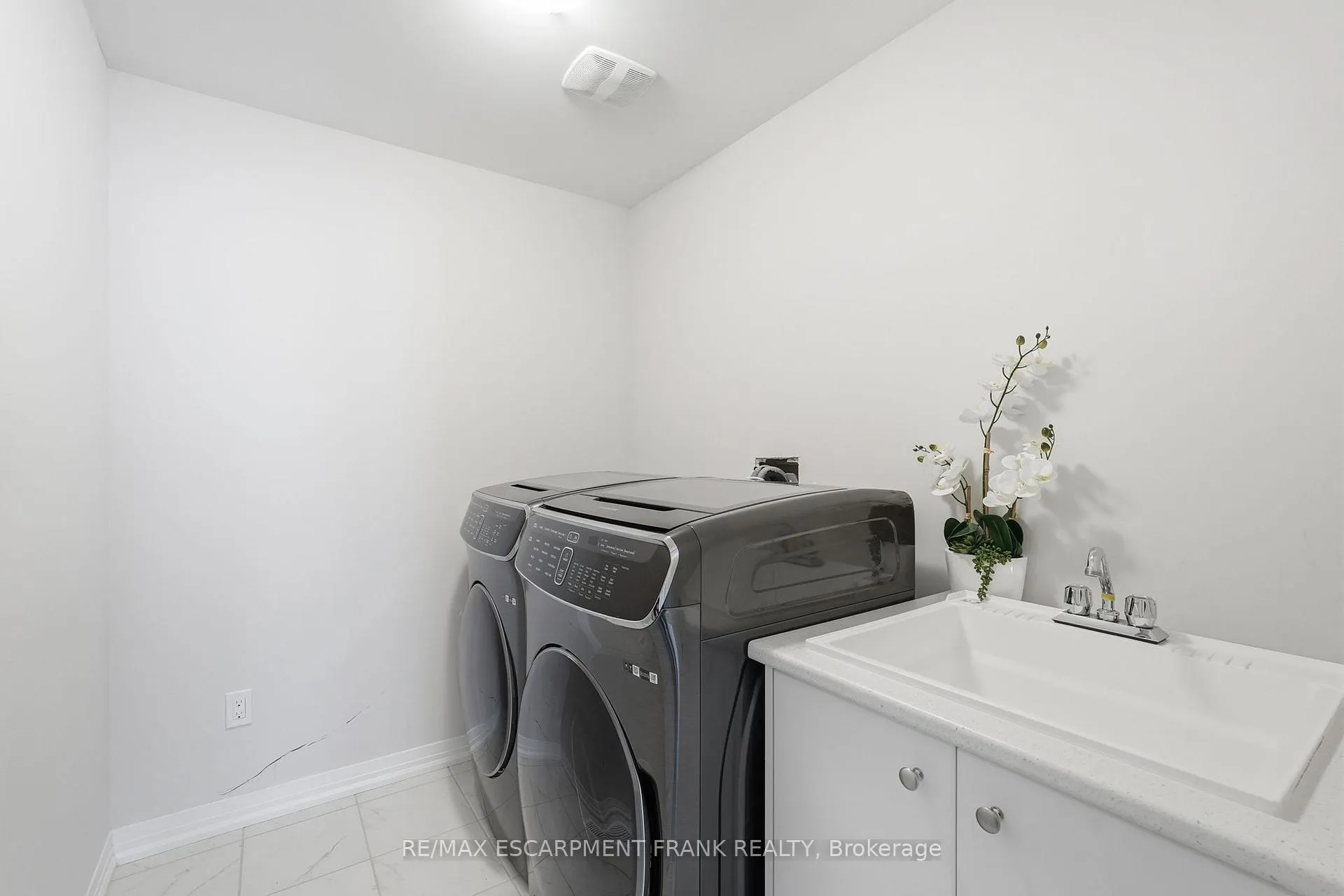 Photo 40 of 171 Spitfire Drive, Hamilton, Mount Hope — HOMEH