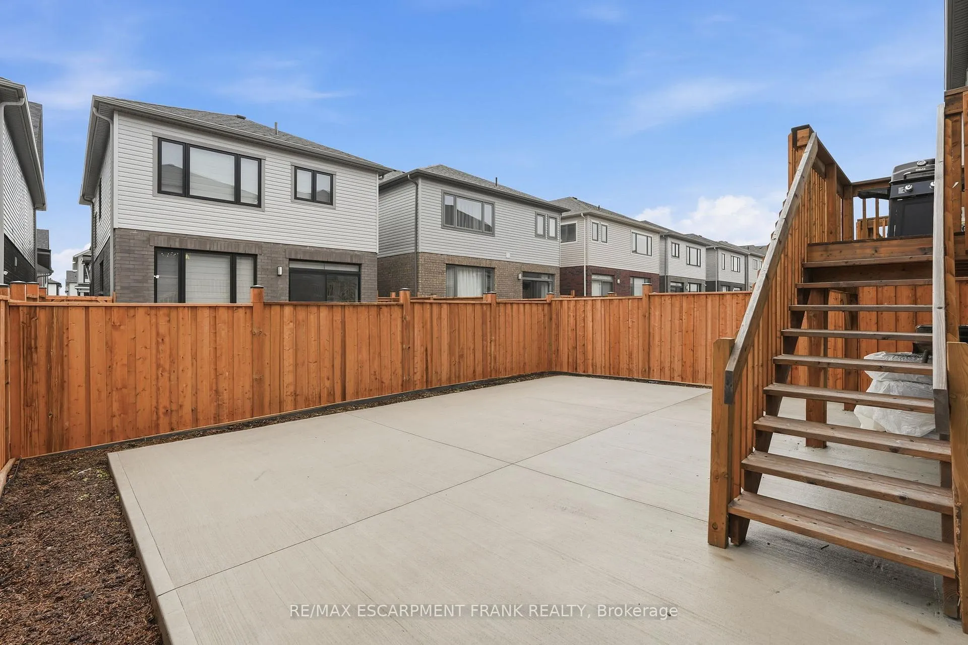 Photo 43 of 171 Spitfire Drive, Hamilton, Mount Hope — HOMEH