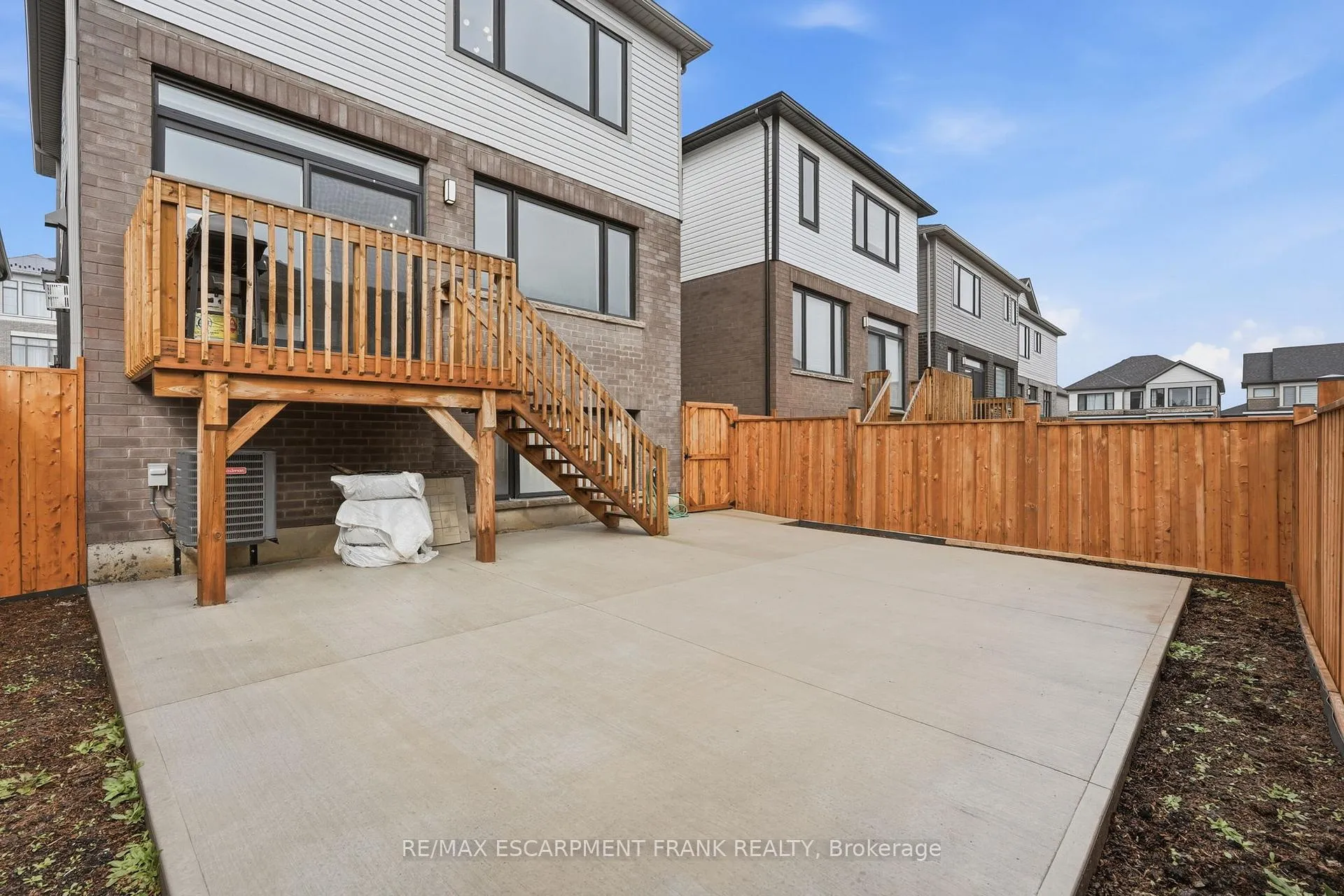 Photo 45 of 171 Spitfire Drive, Hamilton, Mount Hope — HOMEH