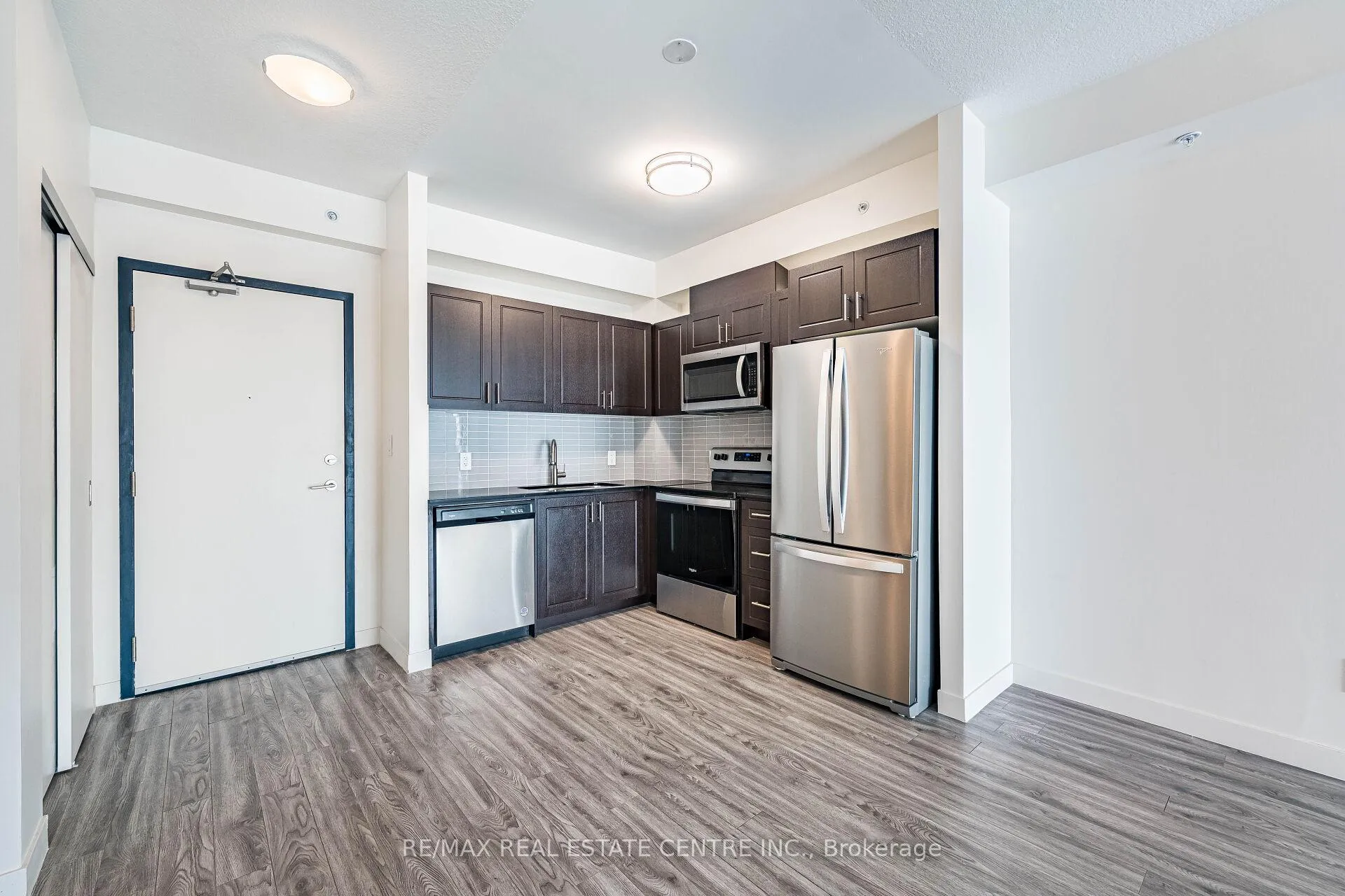 Photo 8 of Unit 1007, 128 King Street N, Waterloo, Downtown Waterloo — HOMEH