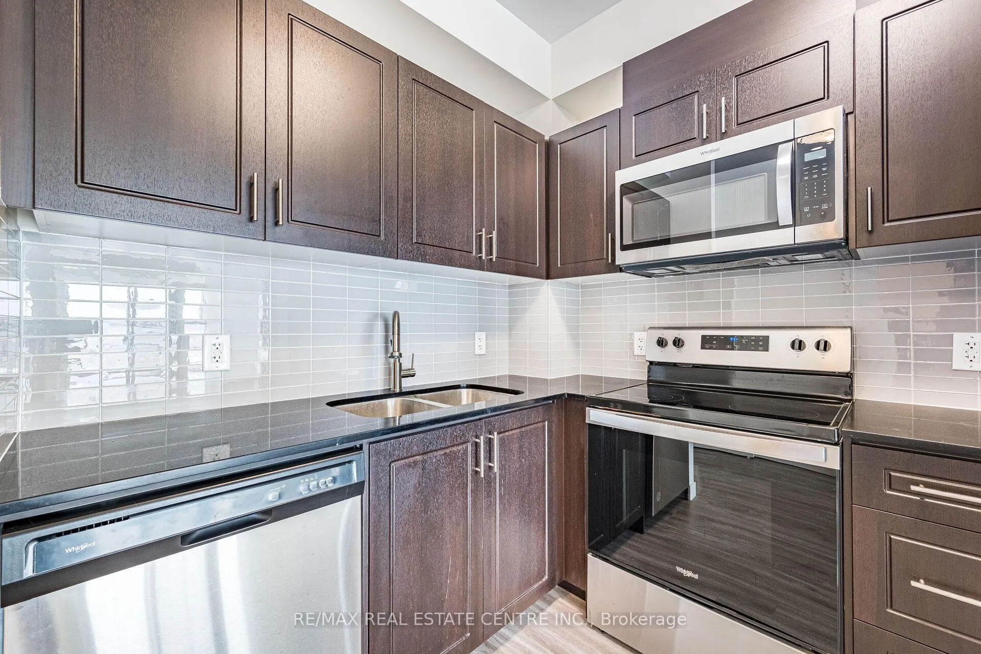Photo 10 of Unit 1007, 128 King Street N, Waterloo, Downtown Waterloo — HOMEH