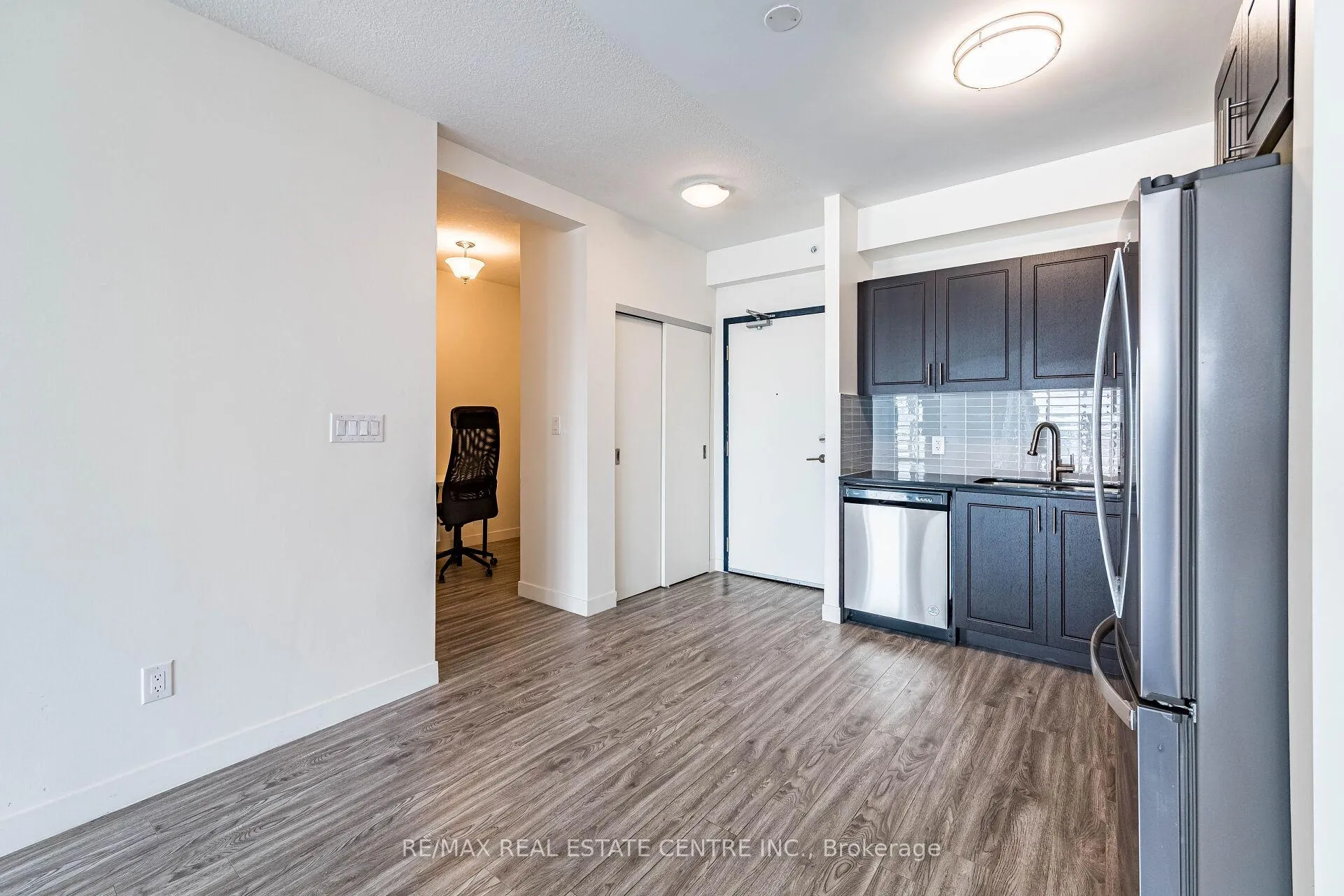 Photo 14 of Unit 1007, 128 King Street N, Waterloo, Downtown Waterloo — HOMEH
