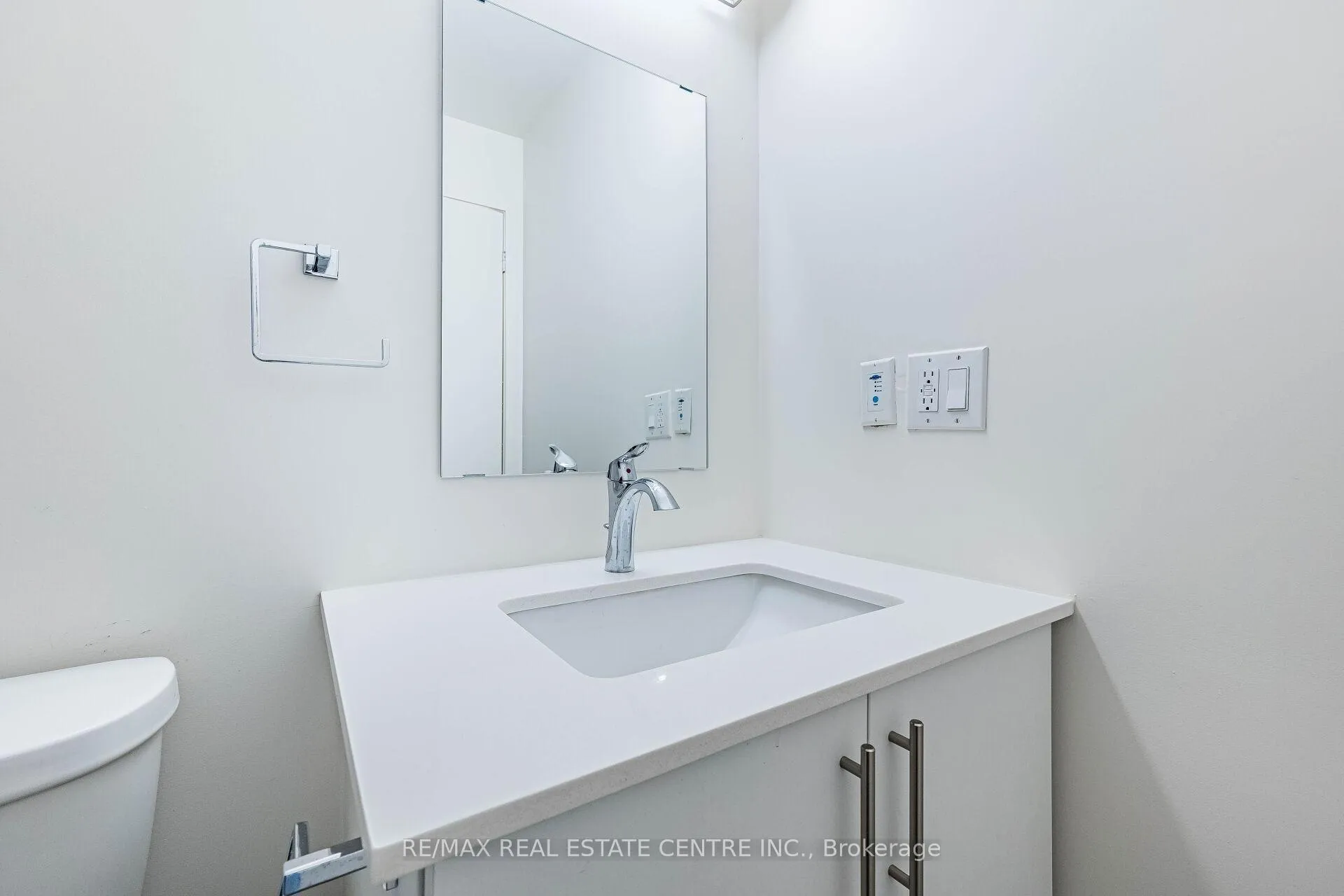 Photo 25 of Unit 1007, 128 King Street N, Waterloo, Downtown Waterloo — HOMEH