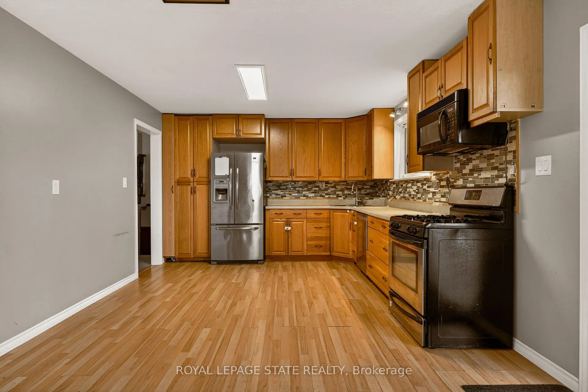 Photo 7 of 564 Trinity Church Road, Hamilton, Rural Glanbrook — HOMEH