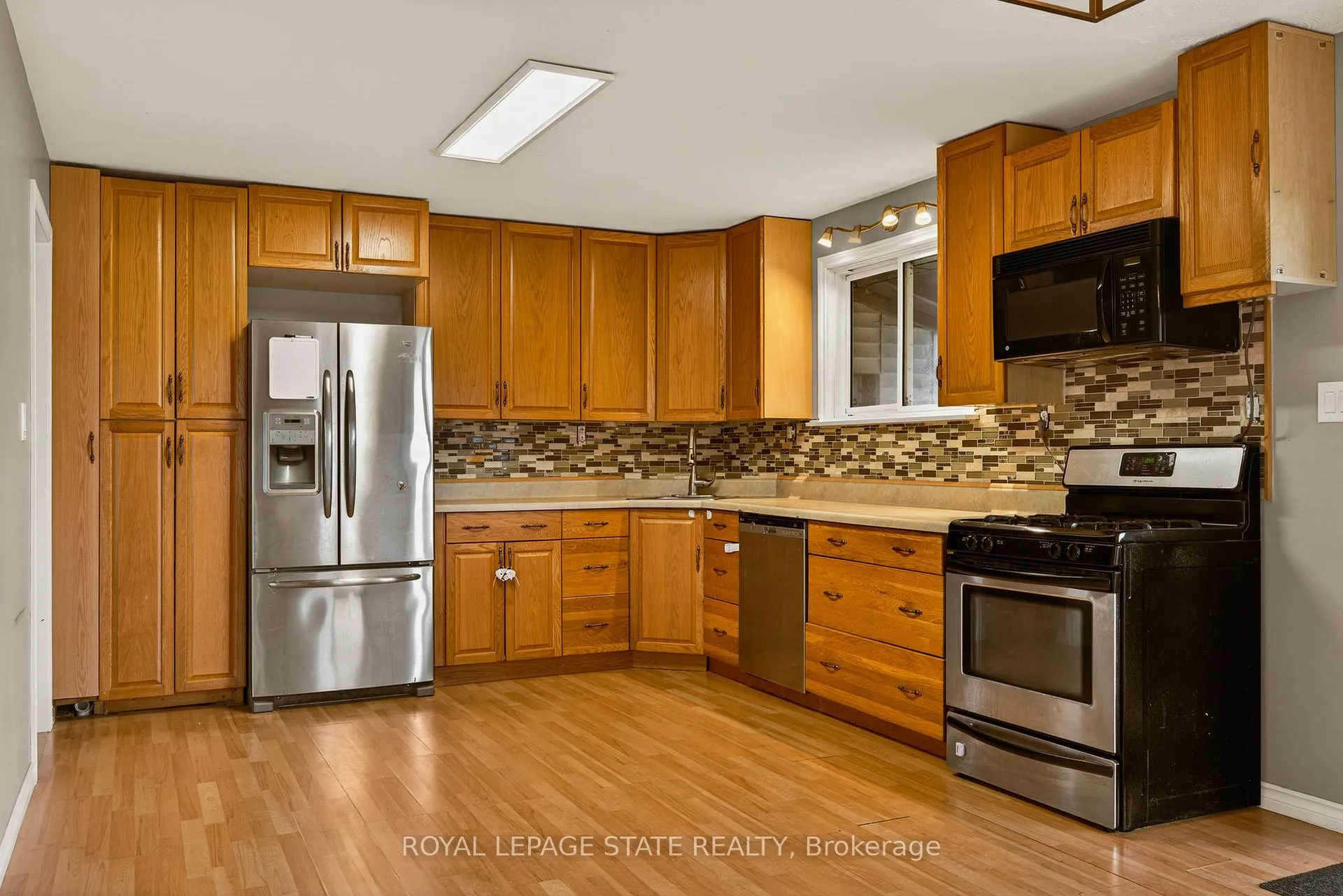 Photo 8 of 564 Trinity Church Road, Hamilton, Rural Glanbrook — HOMEH