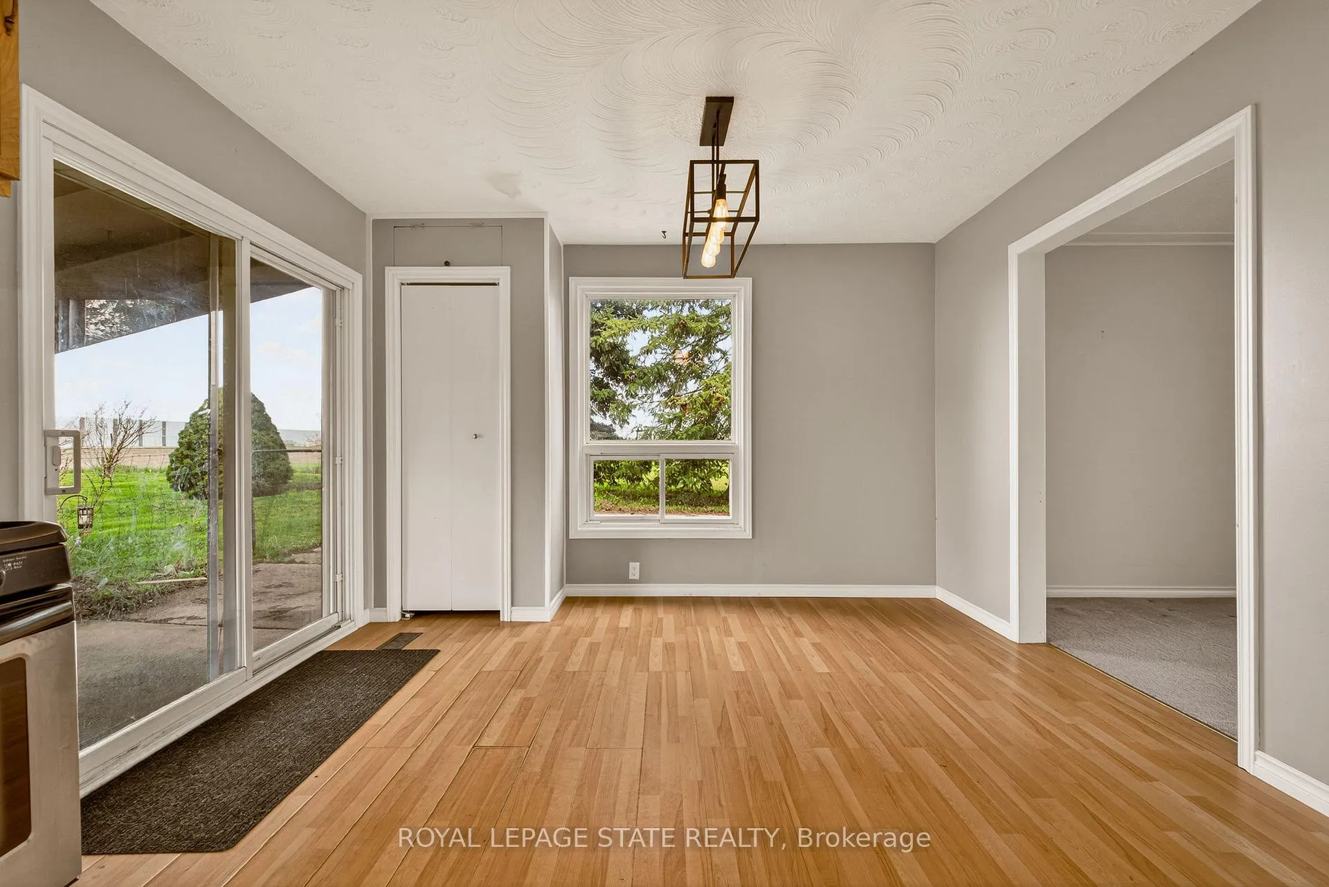 Photo 10 of 564 Trinity Church Road, Hamilton, Rural Glanbrook — HOMEH