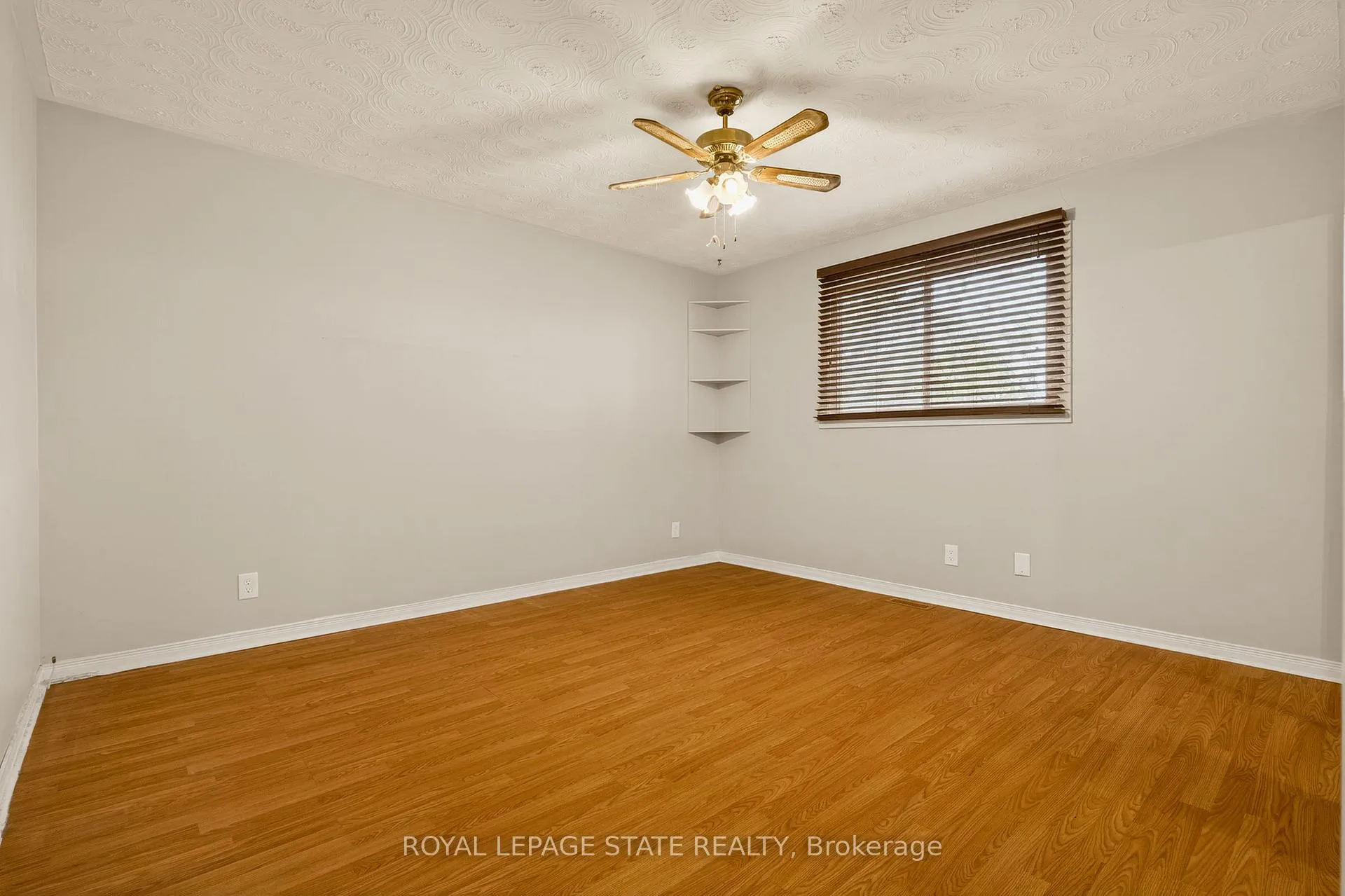 Photo 15 of 564 Trinity Church Road, Hamilton, Rural Glanbrook — HOMEH
