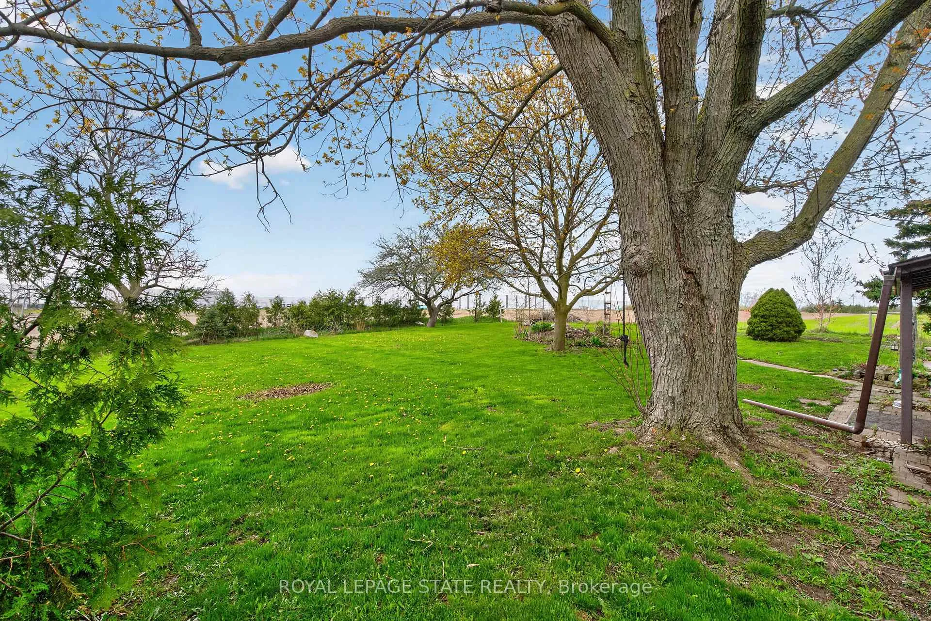 Photo 24 of 564 Trinity Church Road, Hamilton, Rural Glanbrook — HOMEH