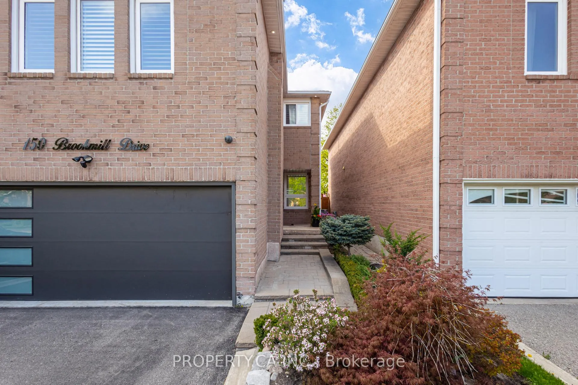 Photo 2 of 150 Brookmill Drive, Vaughan, Brownridge — HOMEH