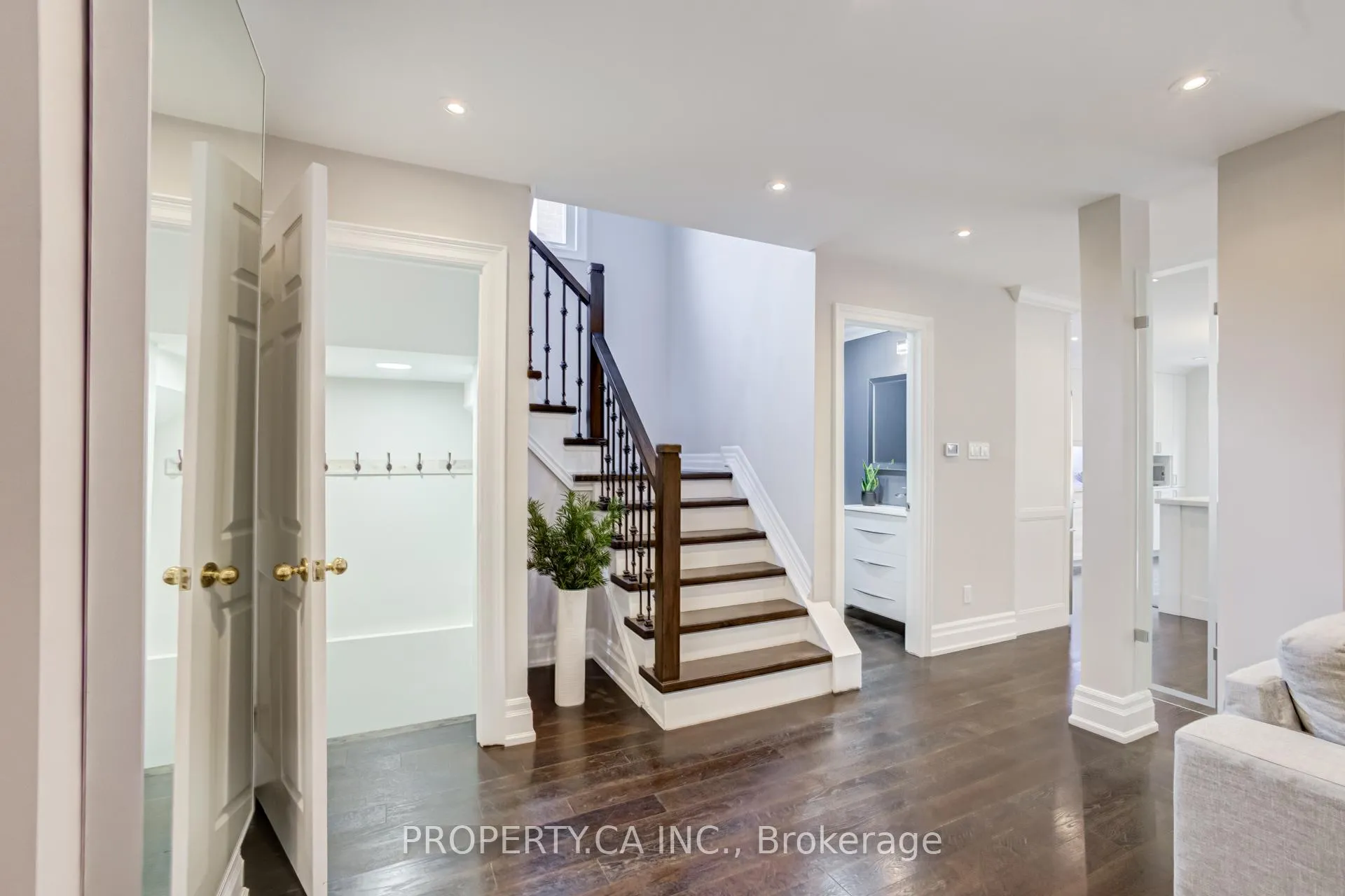 Photo 6 of 150 Brookmill Drive, Vaughan, Brownridge — HOMEH