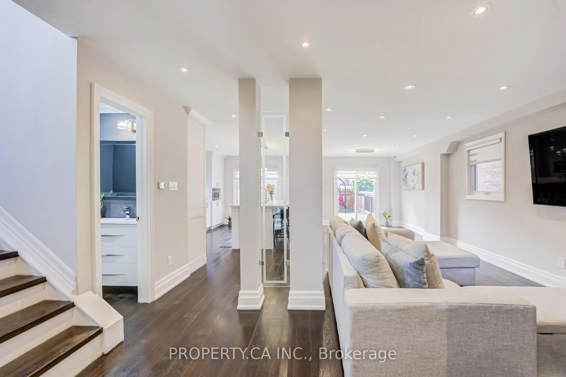 Photo 7 of 150 Brookmill Drive, Vaughan, Brownridge — HOMEH