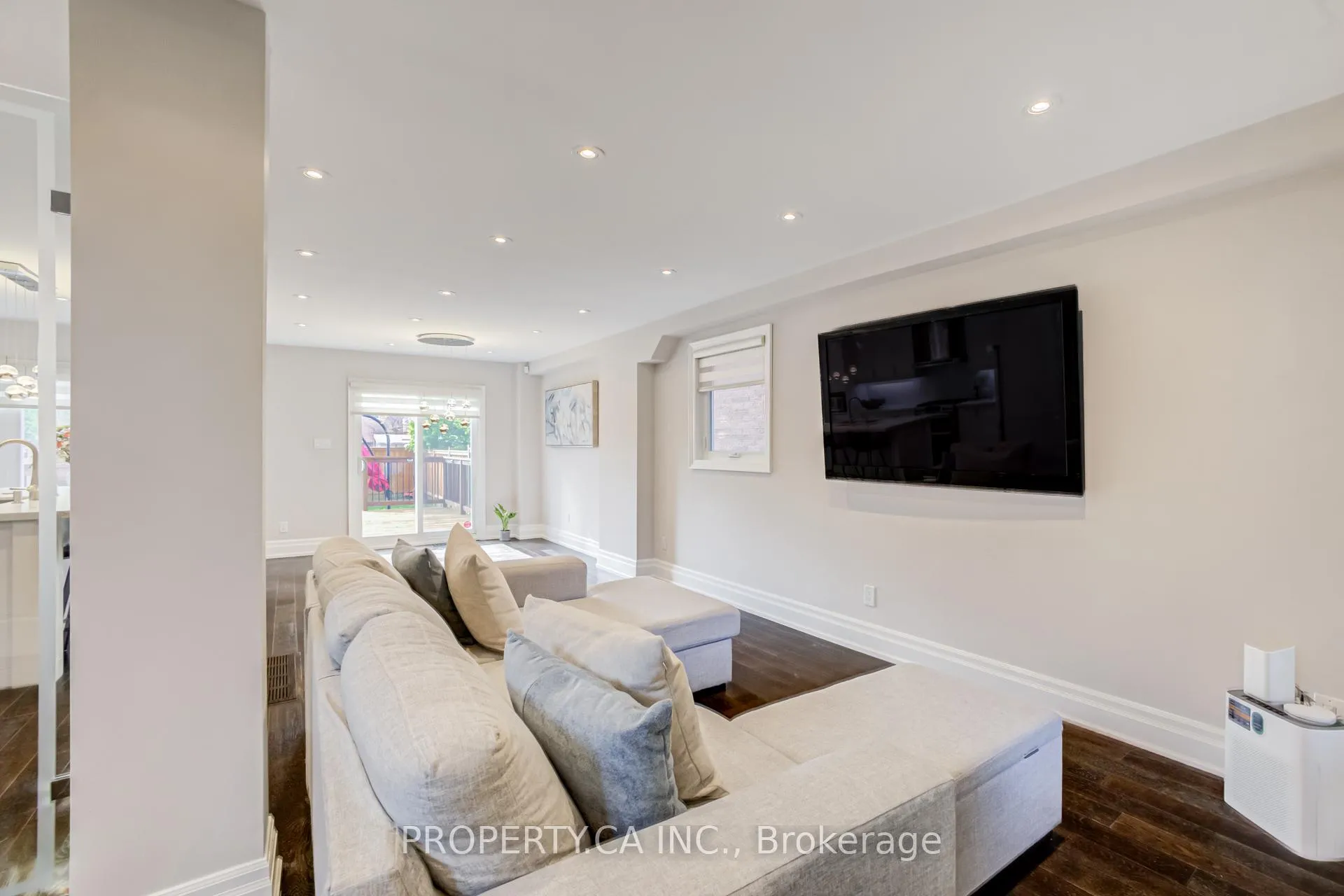 Photo 8 of 150 Brookmill Drive, Vaughan, Brownridge — HOMEH