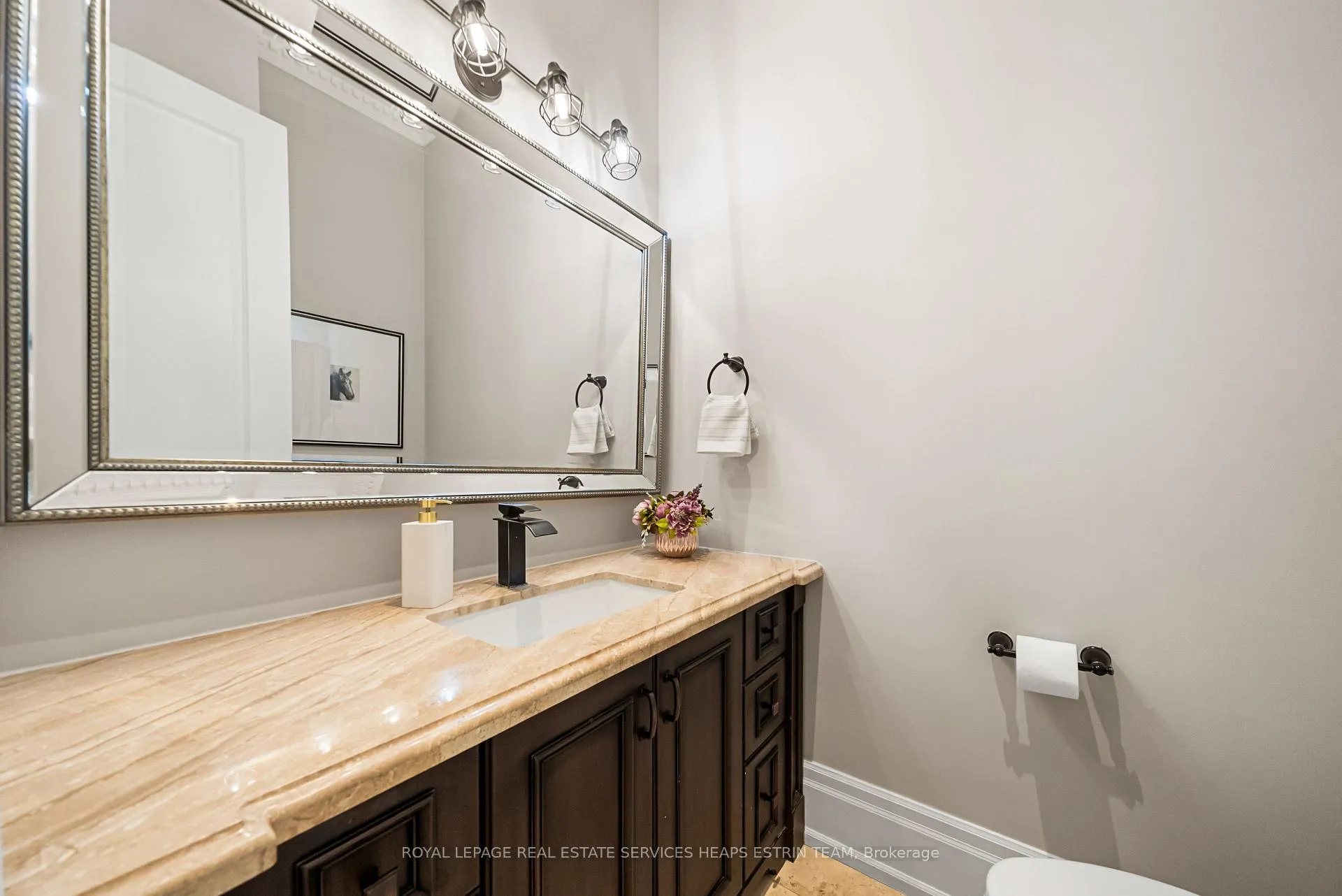 Photo 18 of 2 Braecrest Avenue, Etobicoke, Humber Heights — HOMEH
