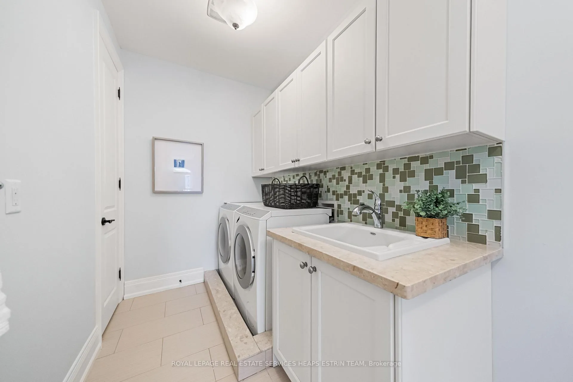 Photo 40 of 2 Braecrest Avenue, Etobicoke, Humber Heights — HOMEH