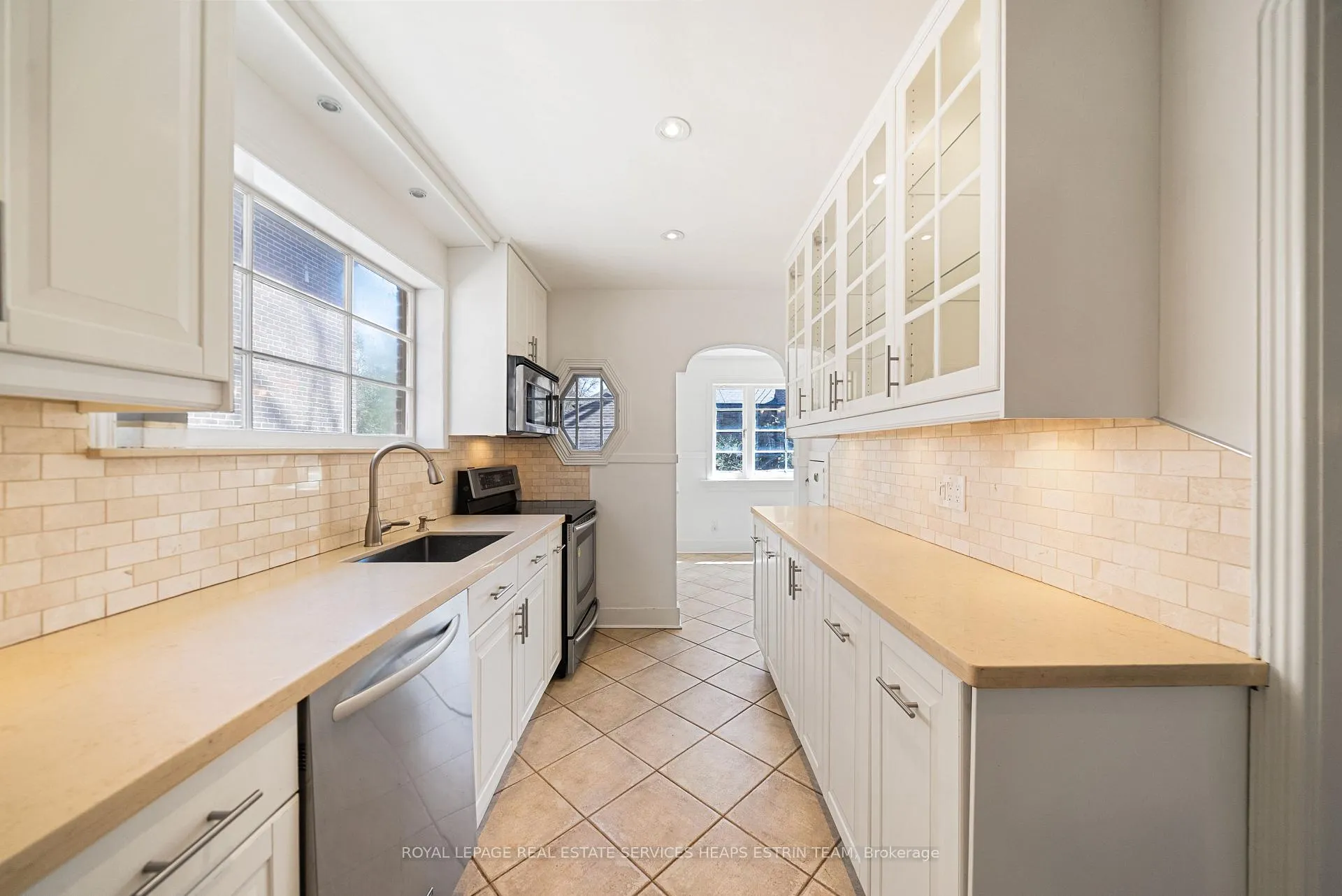 Photo 12 of 61 Sutherland Drive, Toronto, Leaside — HOMEH