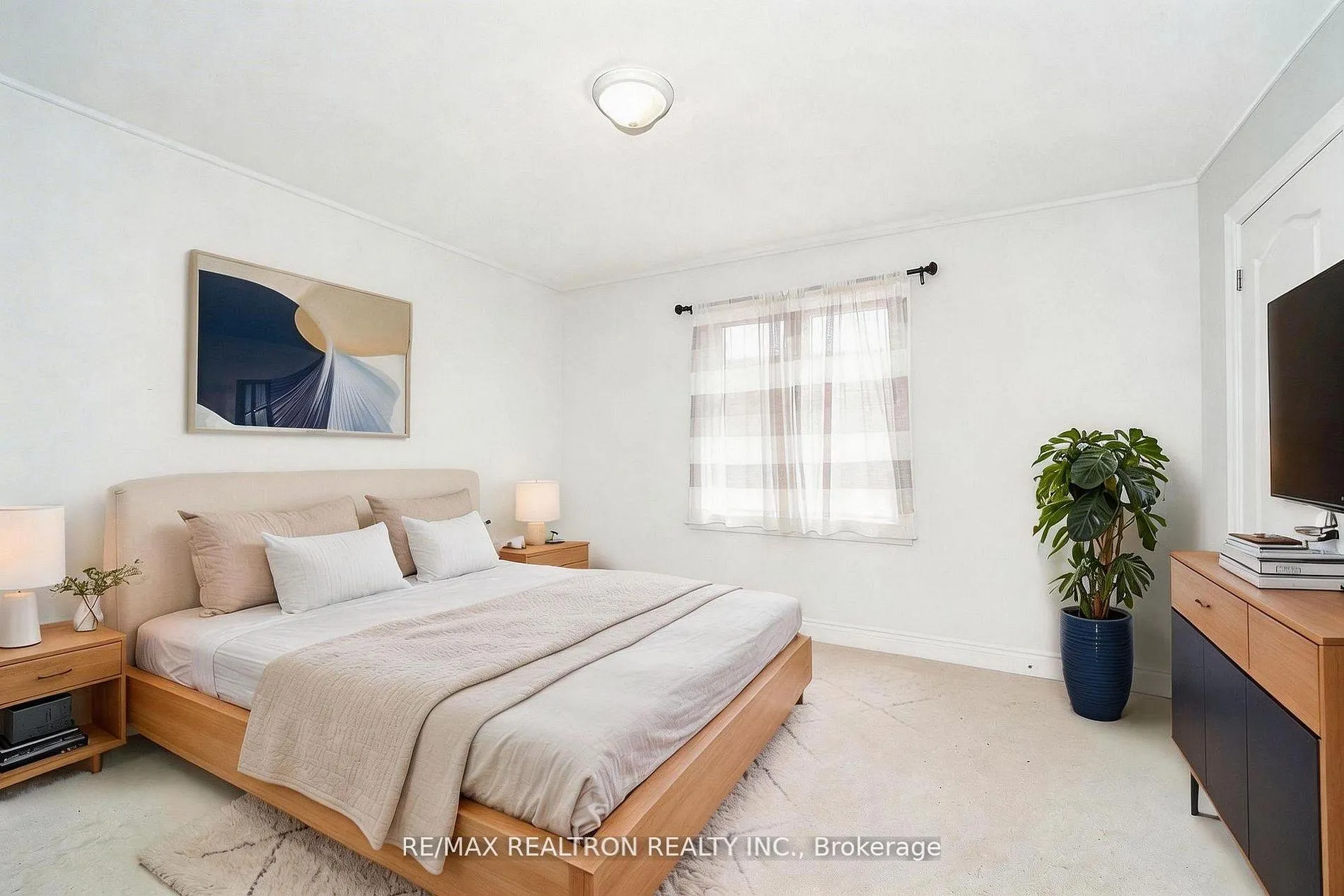Photo 14 of 39 Mcroberts Crescent, Clarington, Courtice — HOMEH
