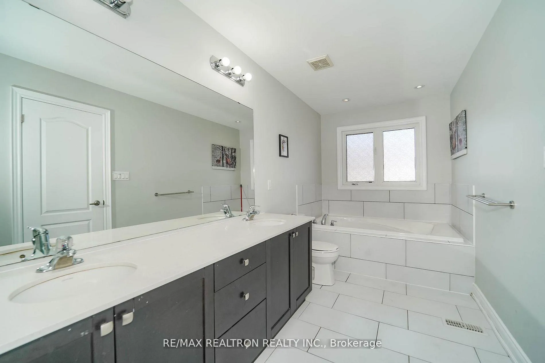 Photo 22 of 39 Mcroberts Crescent, Clarington, Courtice — HOMEH