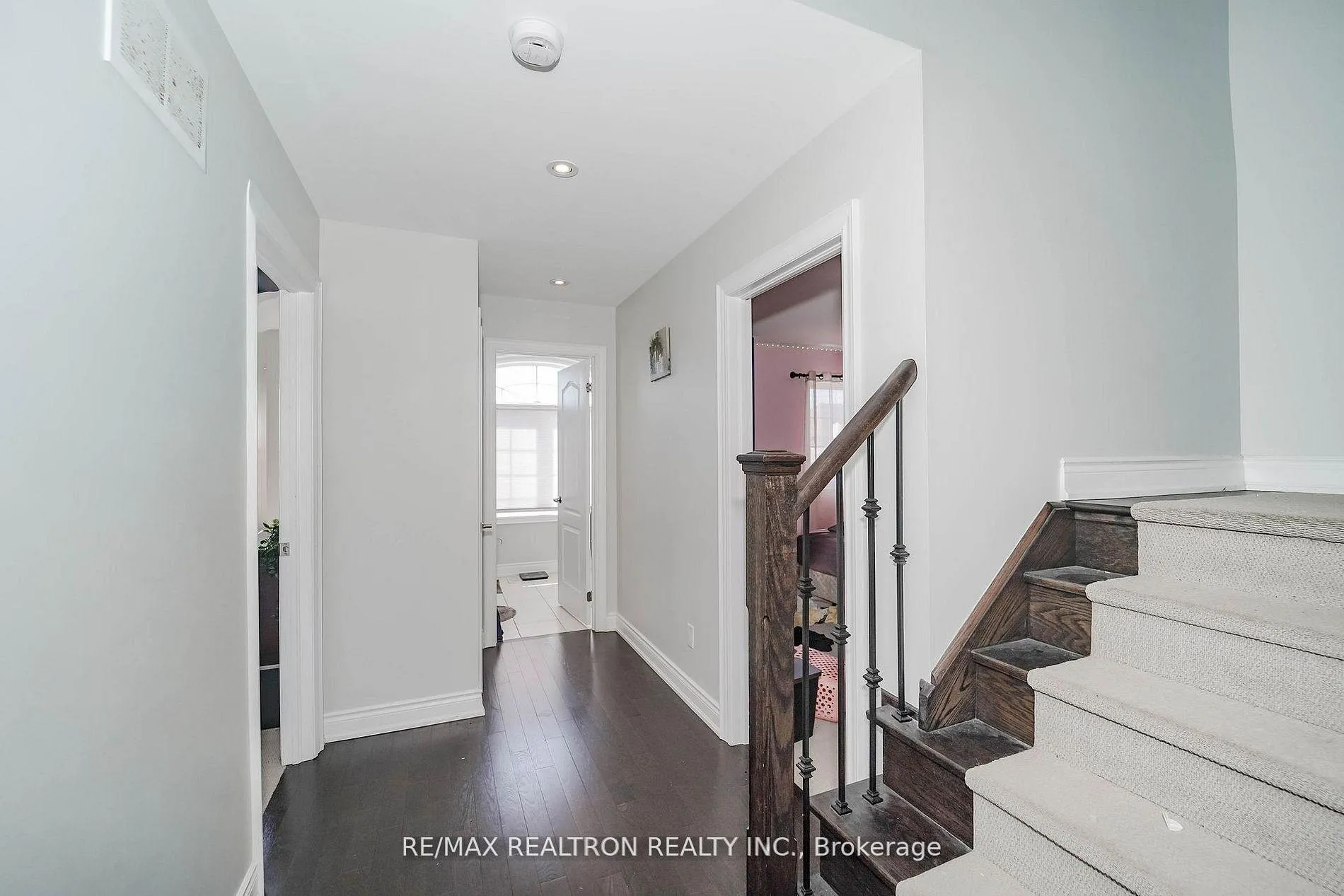 Photo 24 of 39 Mcroberts Crescent, Clarington, Courtice — HOMEH
