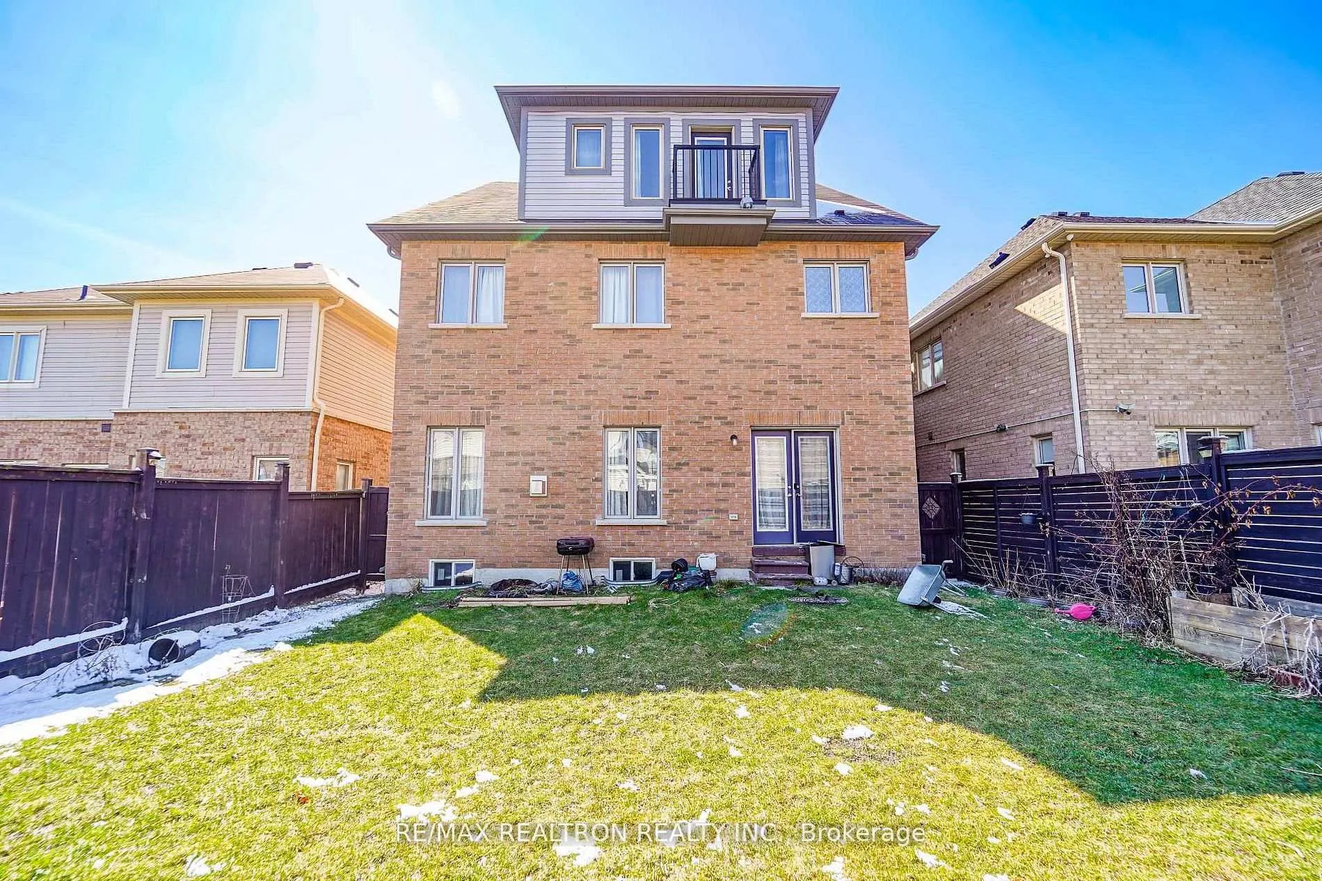 Photo 27 of 39 Mcroberts Crescent, Clarington, Courtice — HOMEH