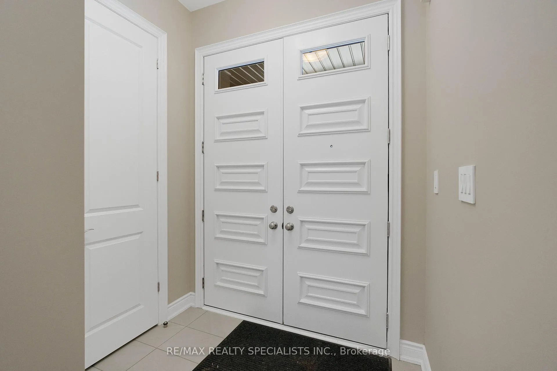 Photo 3 of 29 Periwinkle Road, Springwater, Midhurst — HOMEH