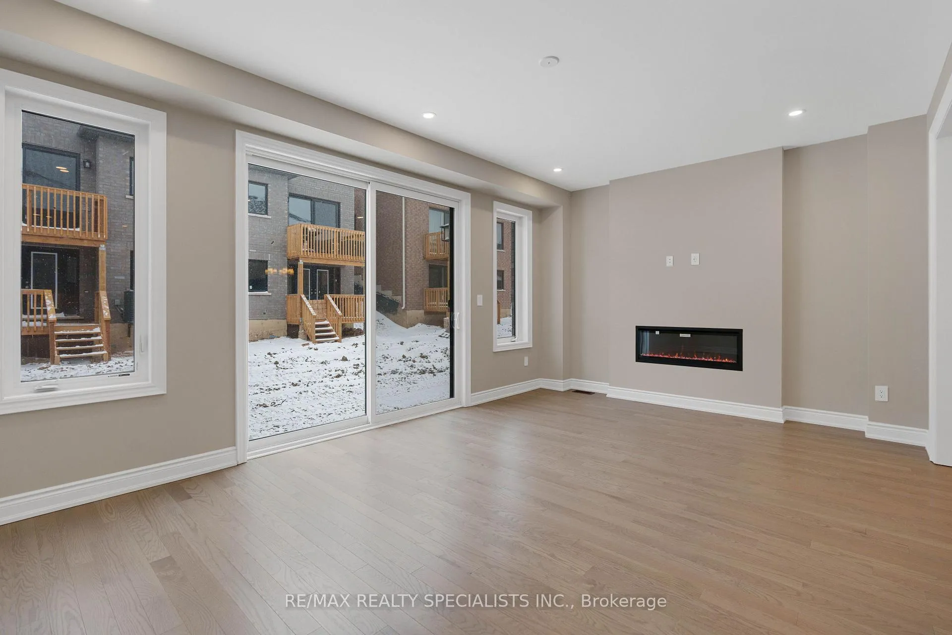 Photo 10 of 29 Periwinkle Road, Springwater, Midhurst — HOMEH