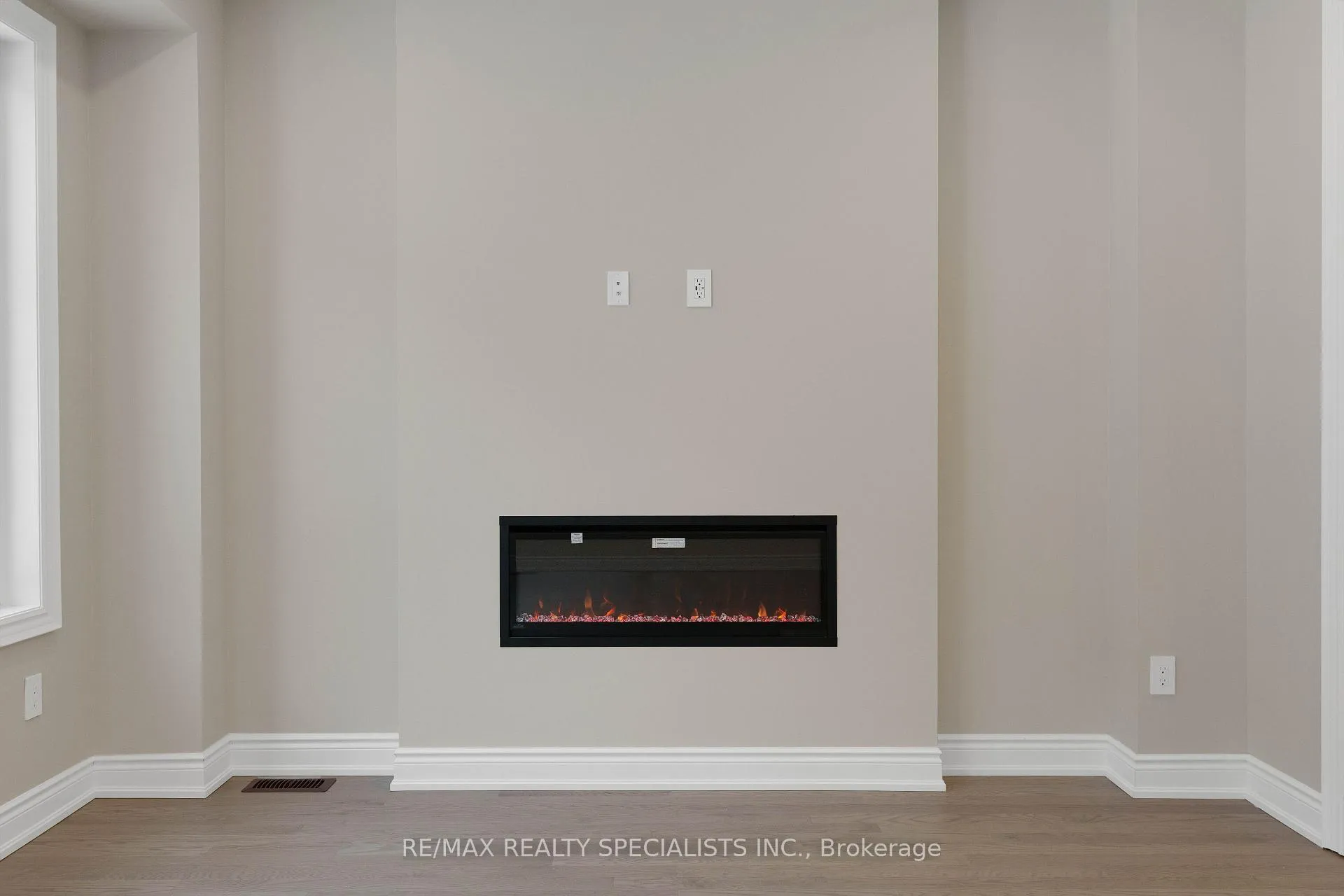 Photo 11 of 29 Periwinkle Road, Springwater, Midhurst — HOMEH