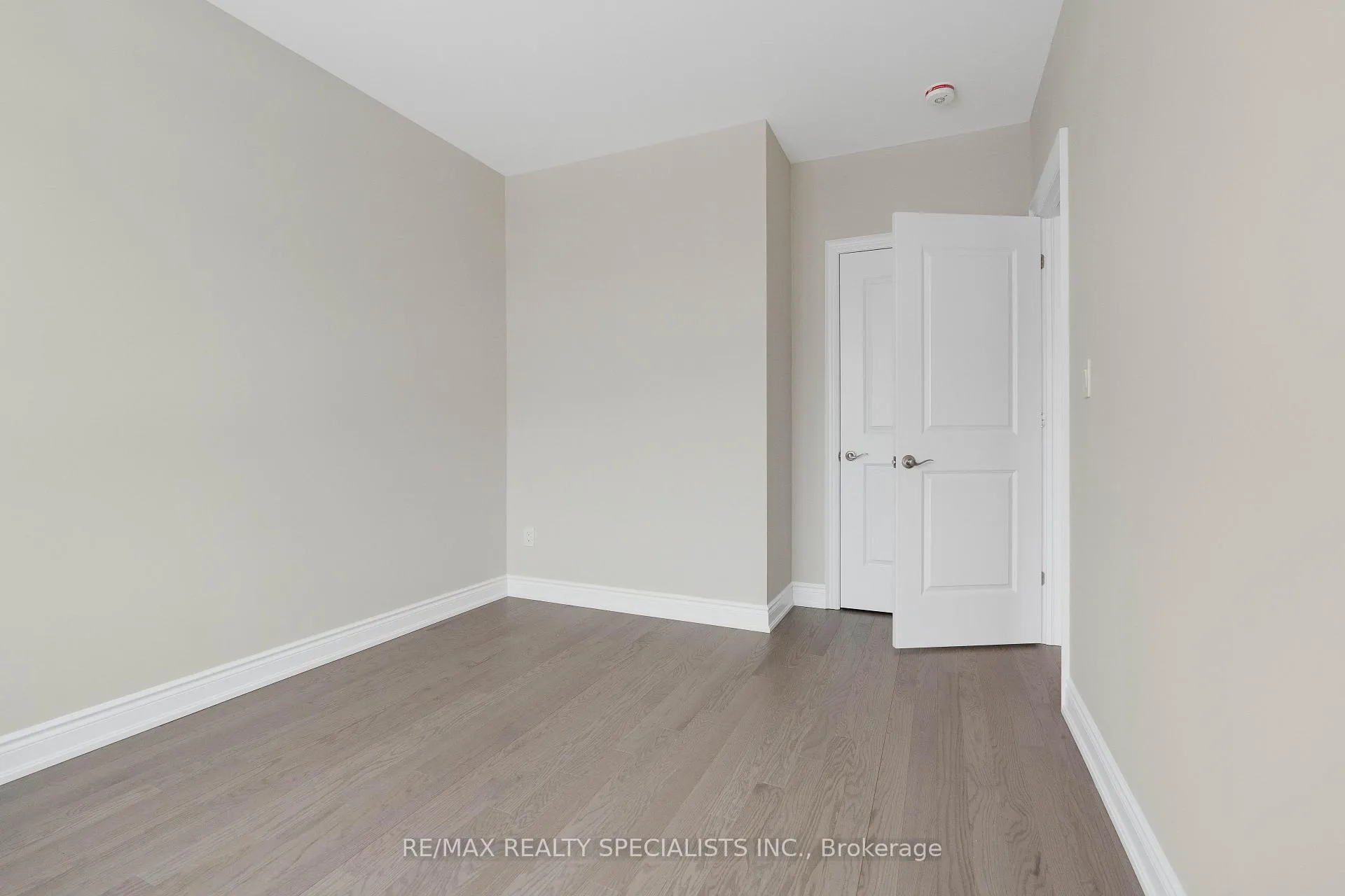 Photo 20 of 29 Periwinkle Road, Springwater, Midhurst — HOMEH