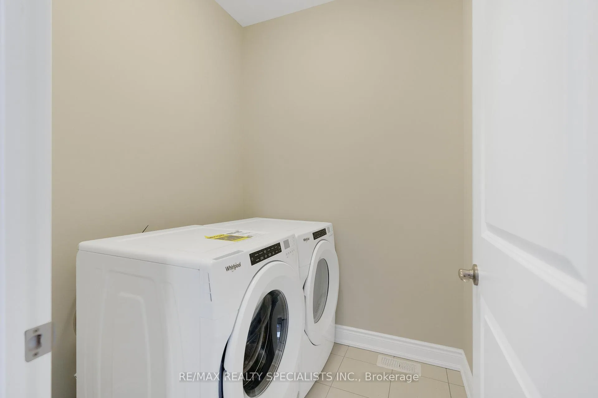 Photo 25 of 29 Periwinkle Road, Springwater, Midhurst — HOMEH