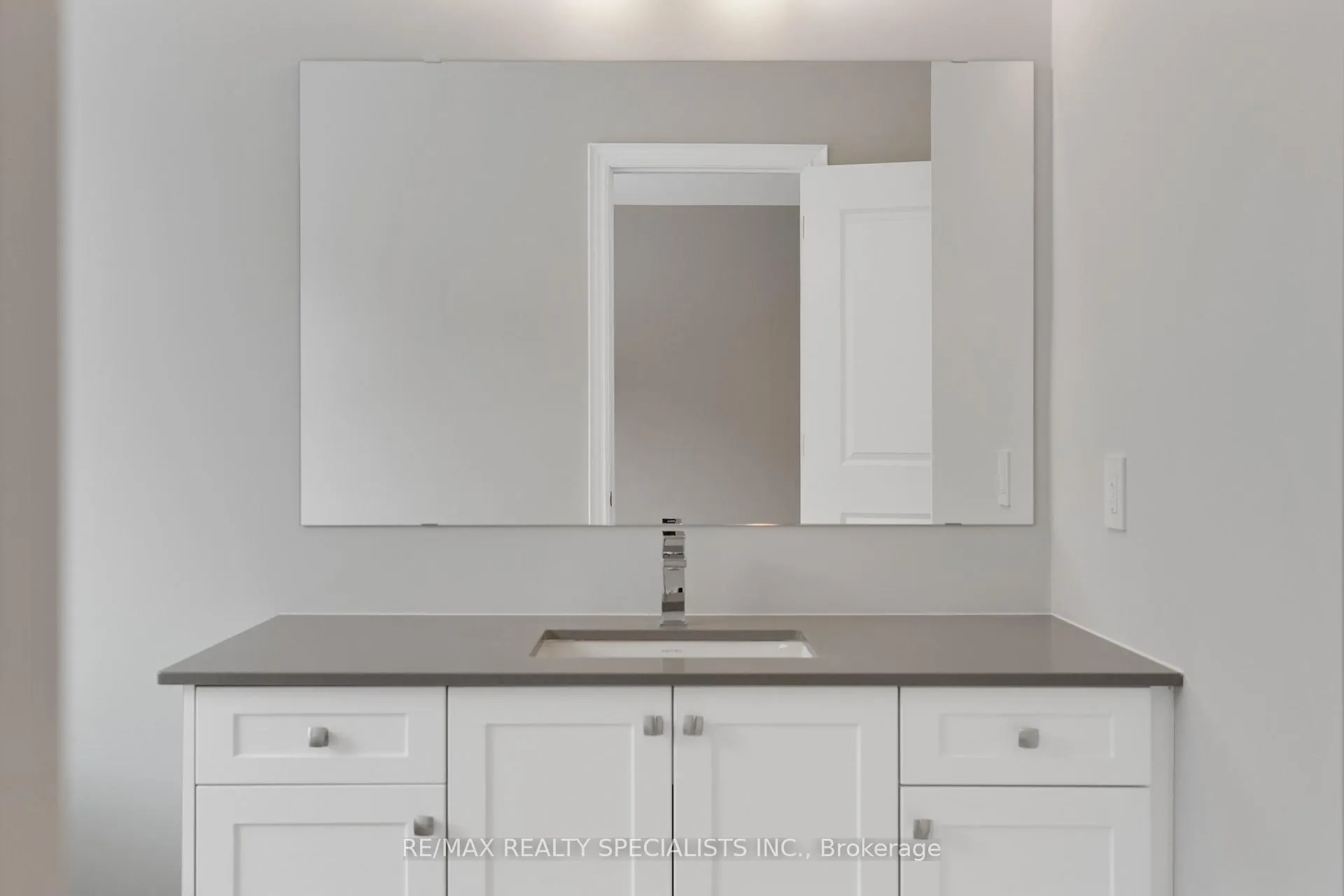 Photo 29 of 29 Periwinkle Road, Springwater, Midhurst — HOMEH