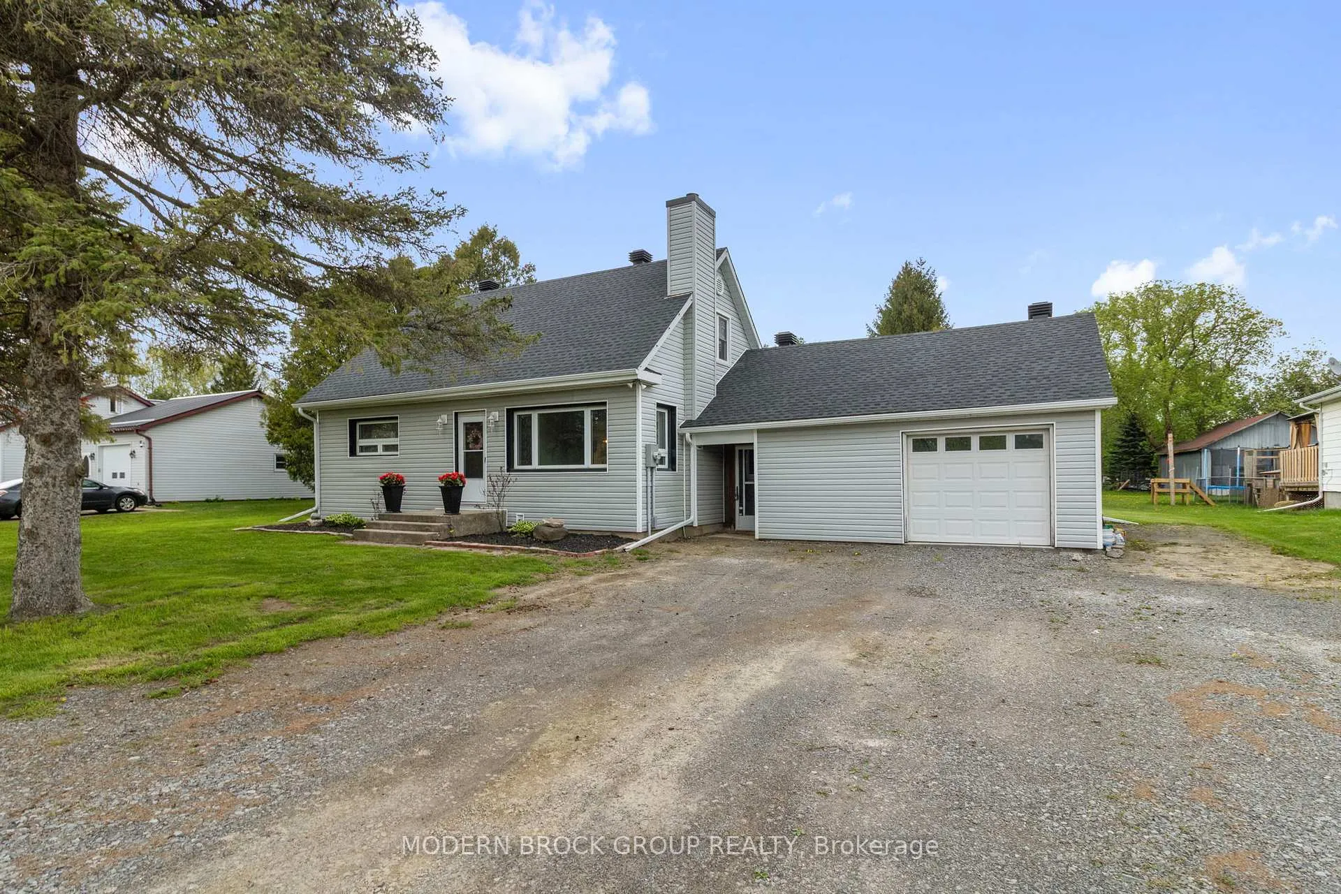 Photo 2 of 1055 County Road 15, Augusta, Augusta Twp — HOMEH