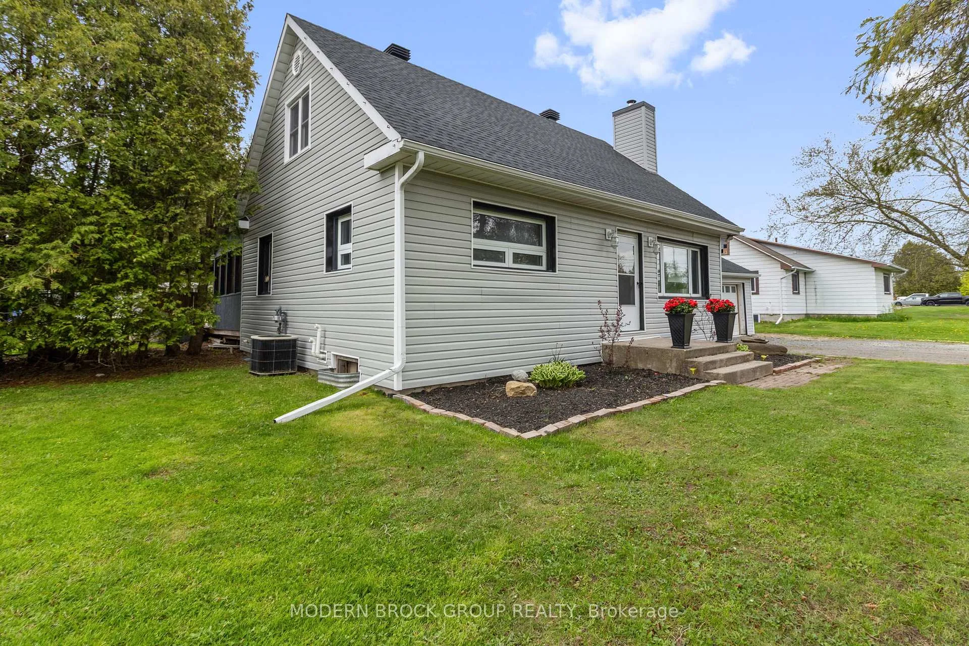 Photo 4 of 1055 County Road 15, Augusta, Augusta Twp — HOMEH