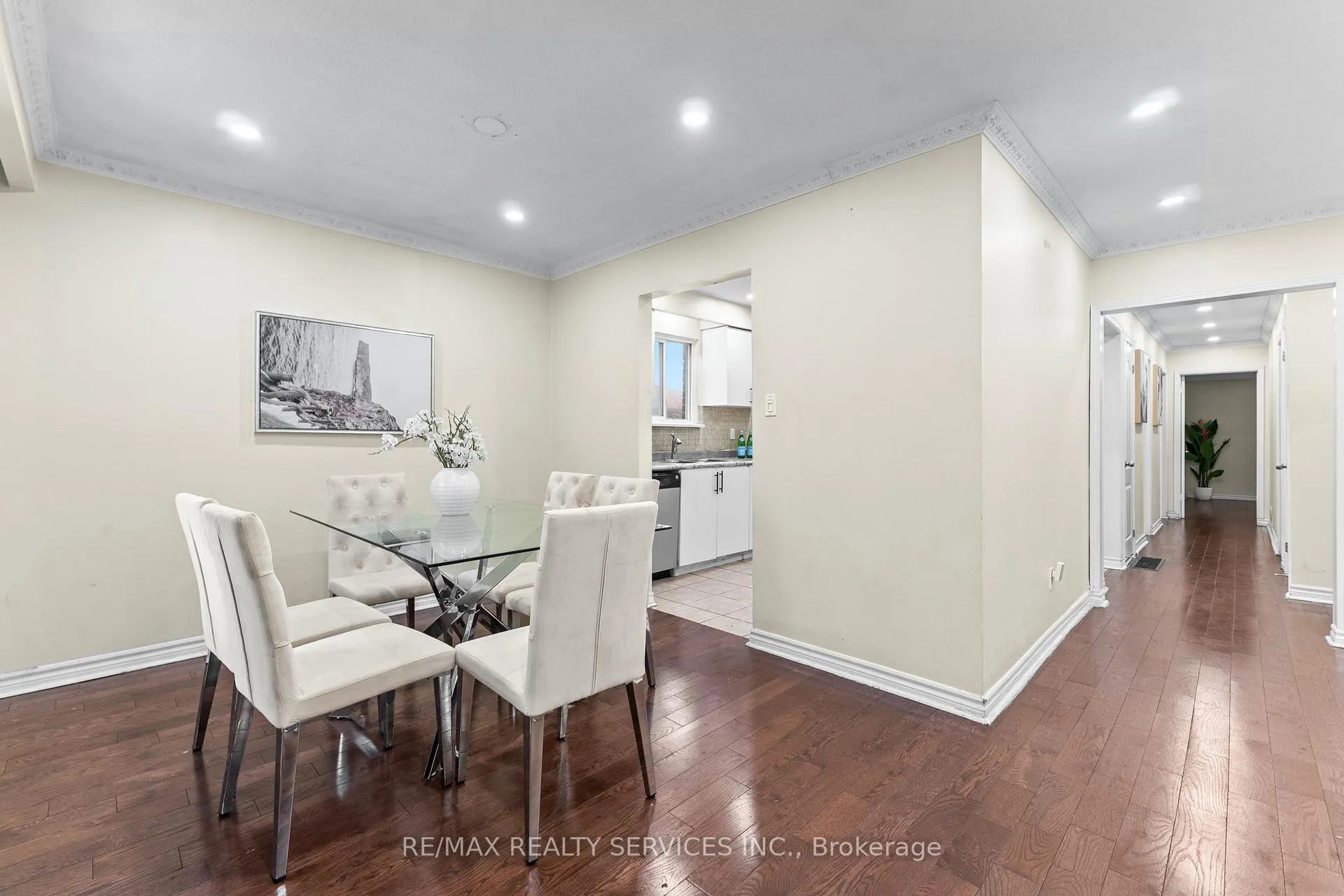 Photo 10 of 13 Linkdale Road, Brampton, Brampton North — HOMEH