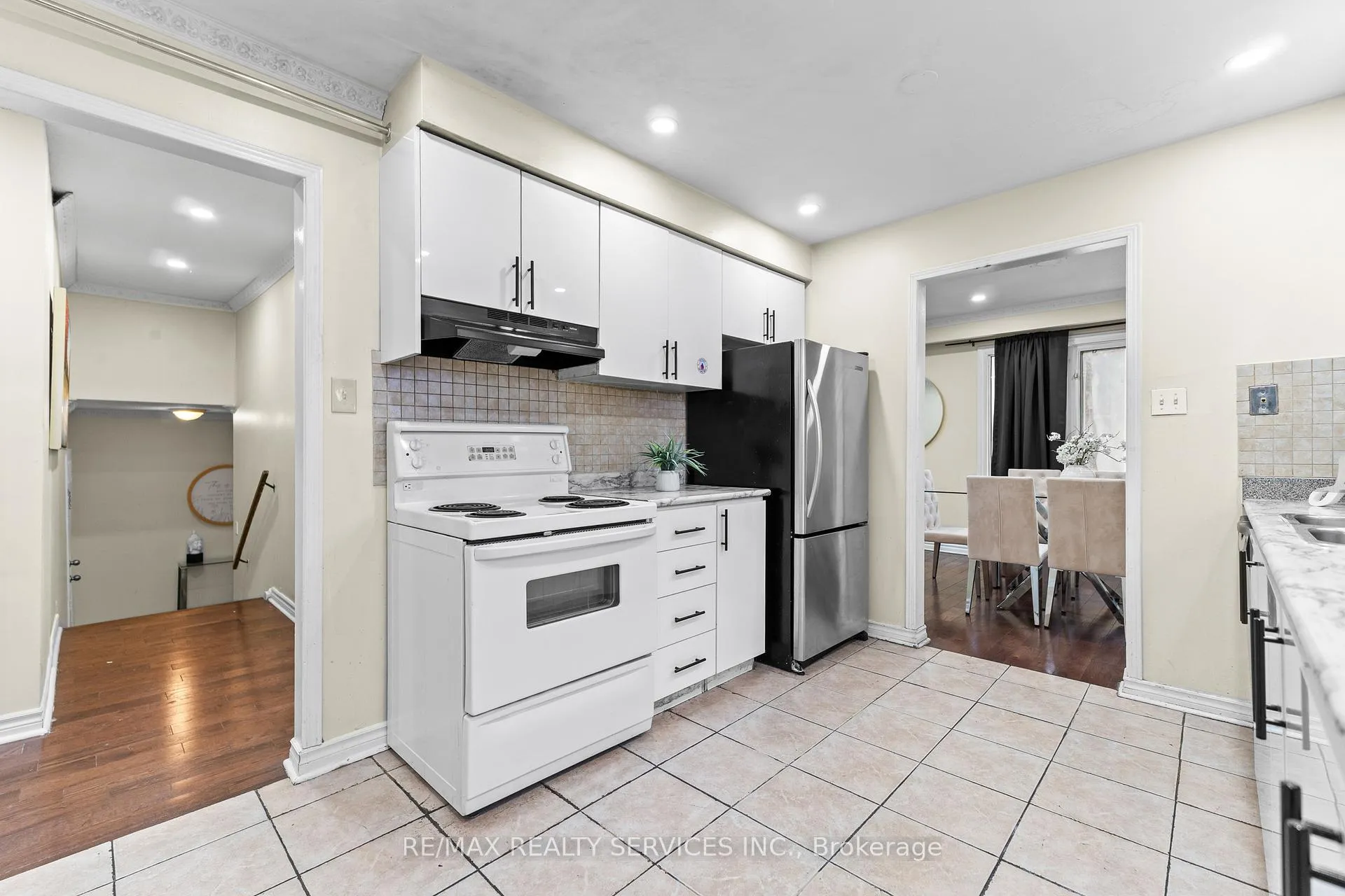 Photo 14 of 13 Linkdale Road, Brampton, Brampton North — HOMEH
