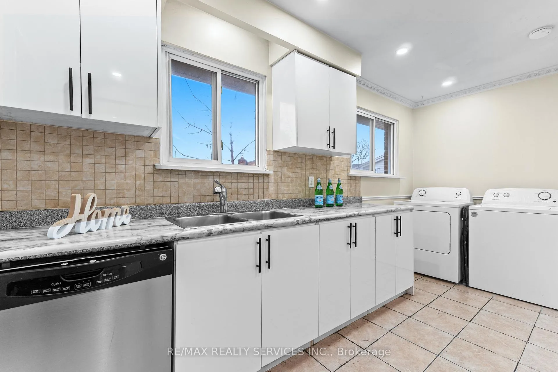 Photo 15 of 13 Linkdale Road, Brampton, Brampton North — HOMEH