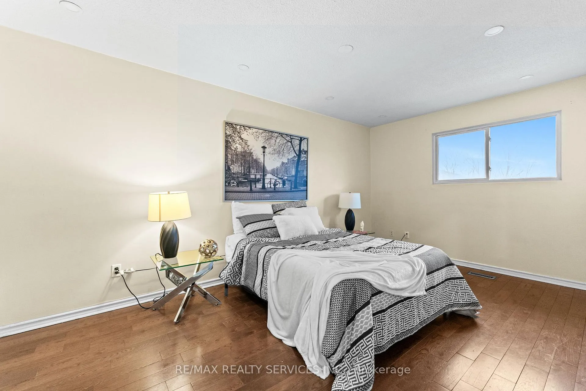 Photo 23 of 13 Linkdale Road, Brampton, Brampton North — HOMEH